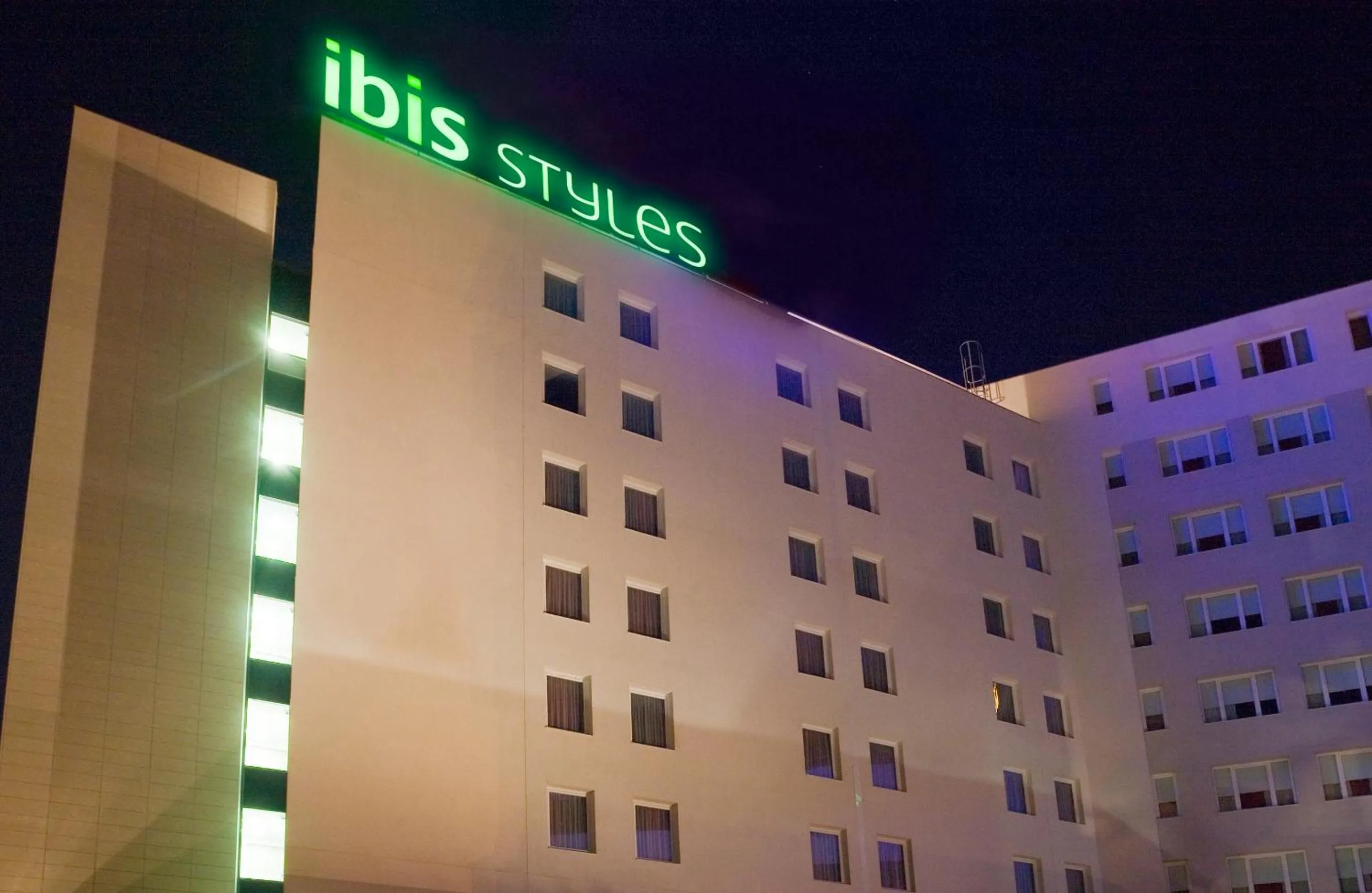 Property building in ibis Styles Nice Aéroport Arenas