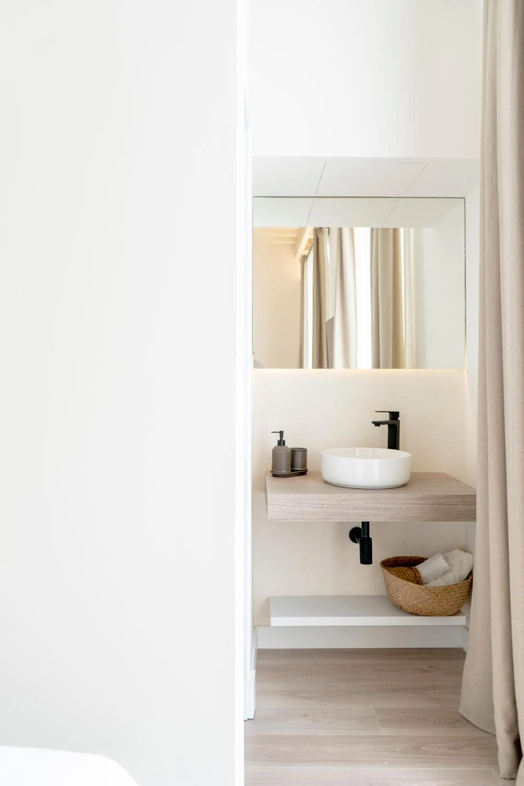 Bathroom in Suites Alfonso X