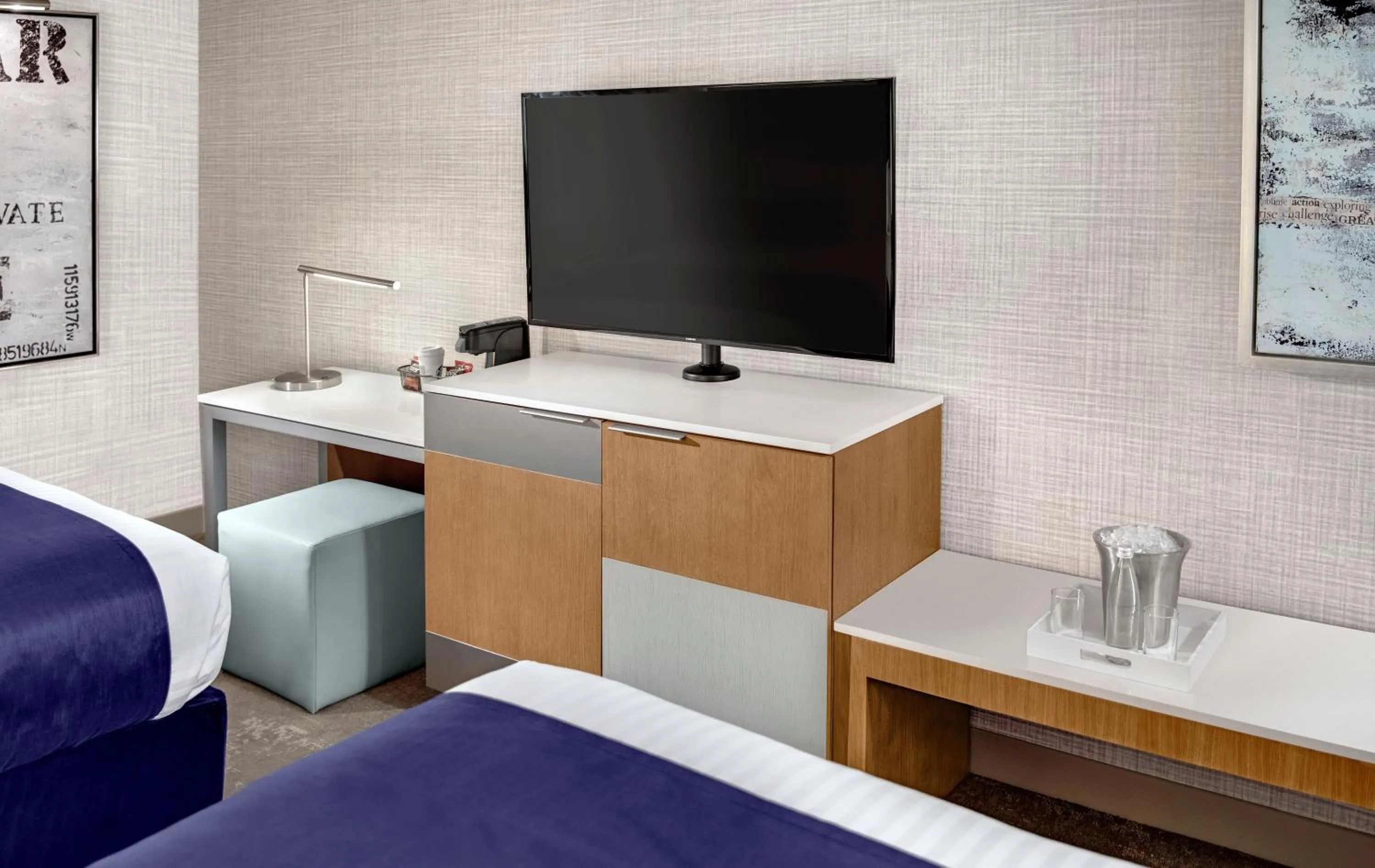 TV and multimedia, Bed in The STRAT Hotel, Casino & Tower
