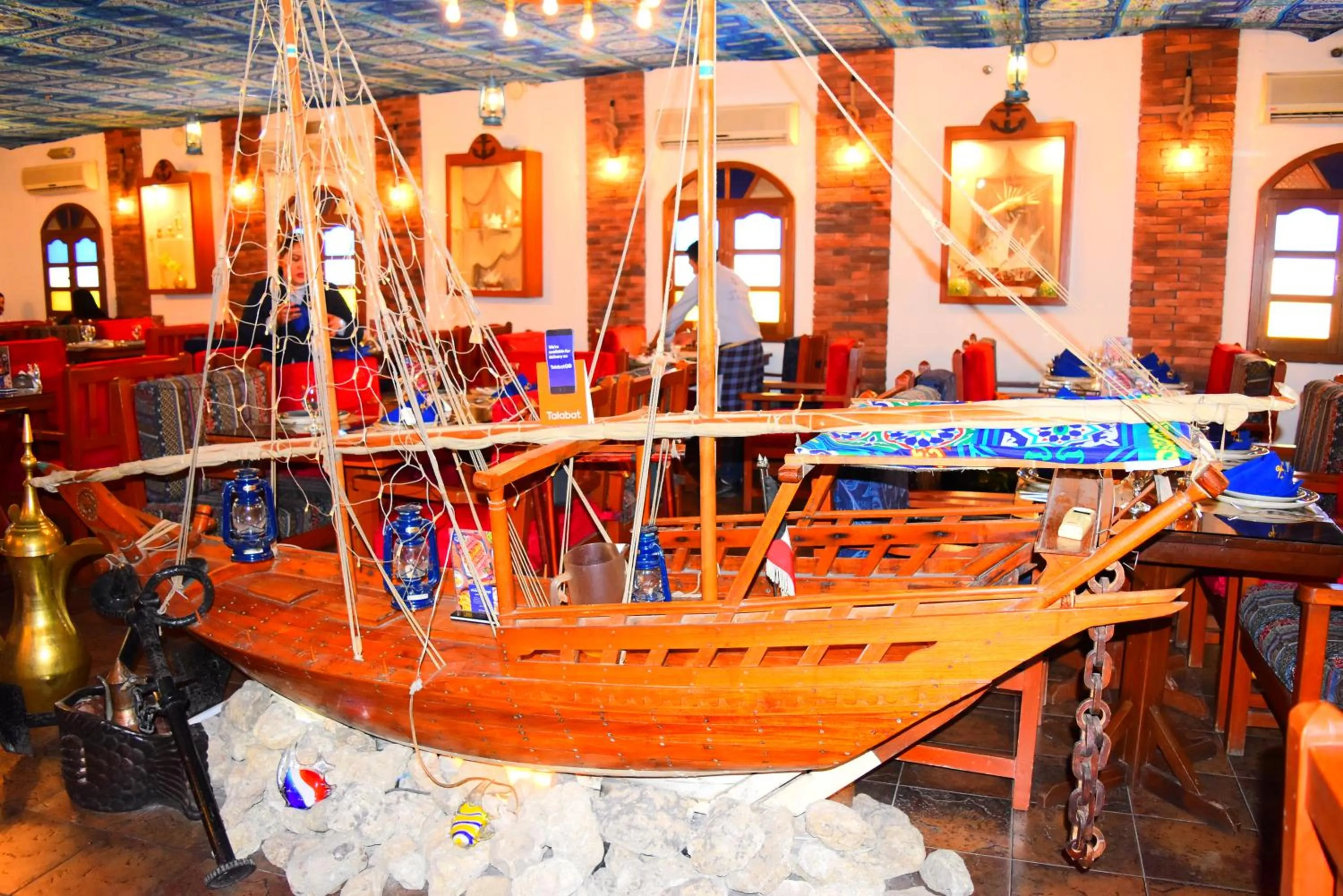 Restaurant/places to eat in Le Royal Hotel