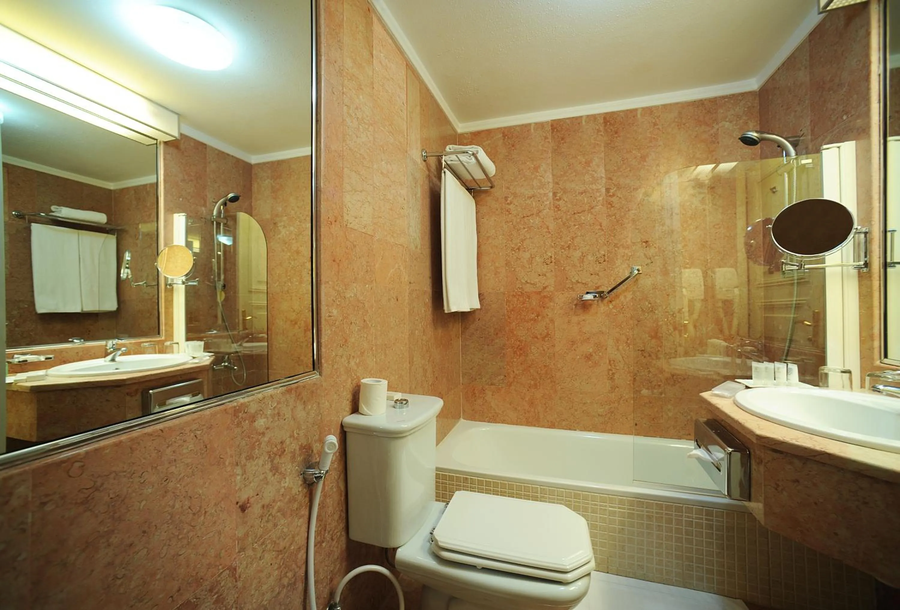 Bathroom in Le Royal Hotel