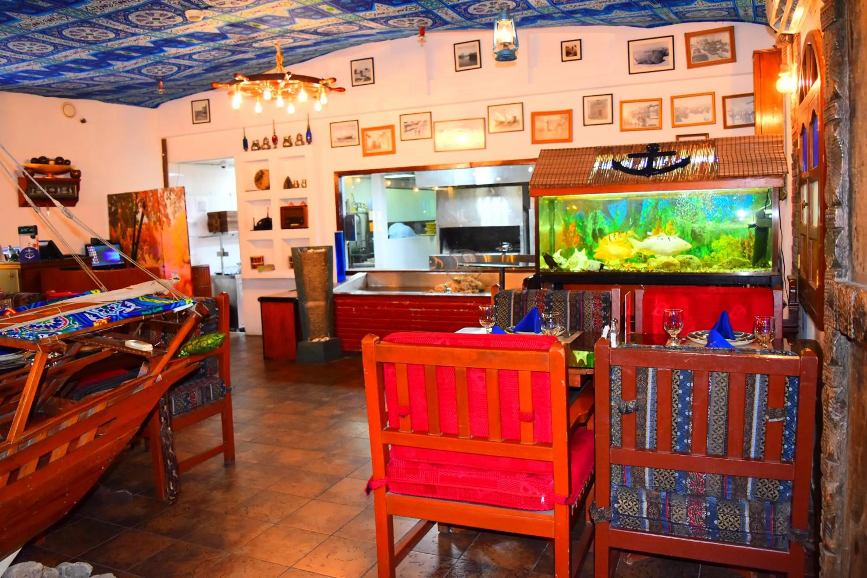 Restaurant/places to eat in Le Royal Hotel