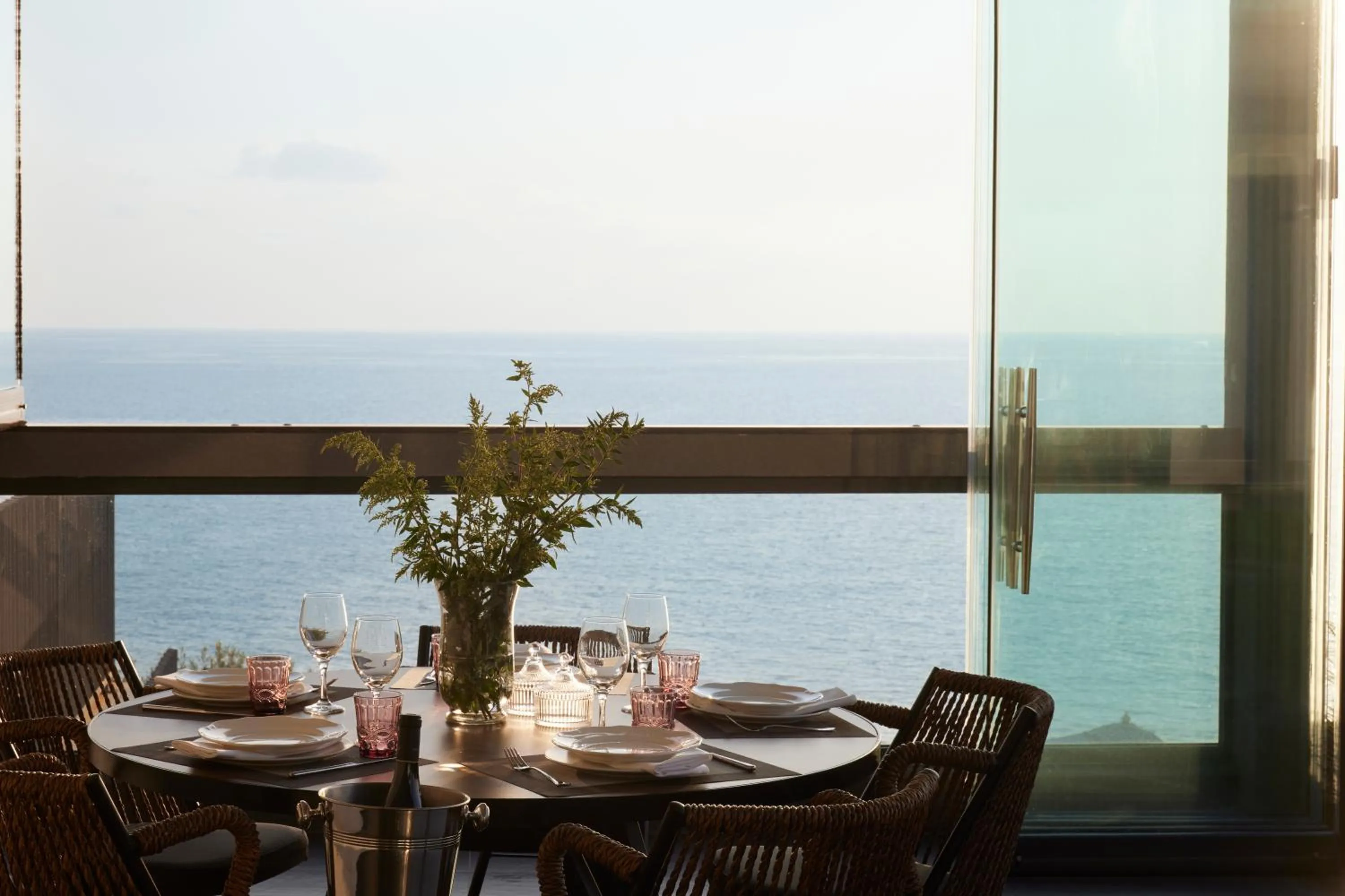 Day in Villa OMNIA - Luxury Bound on Earth