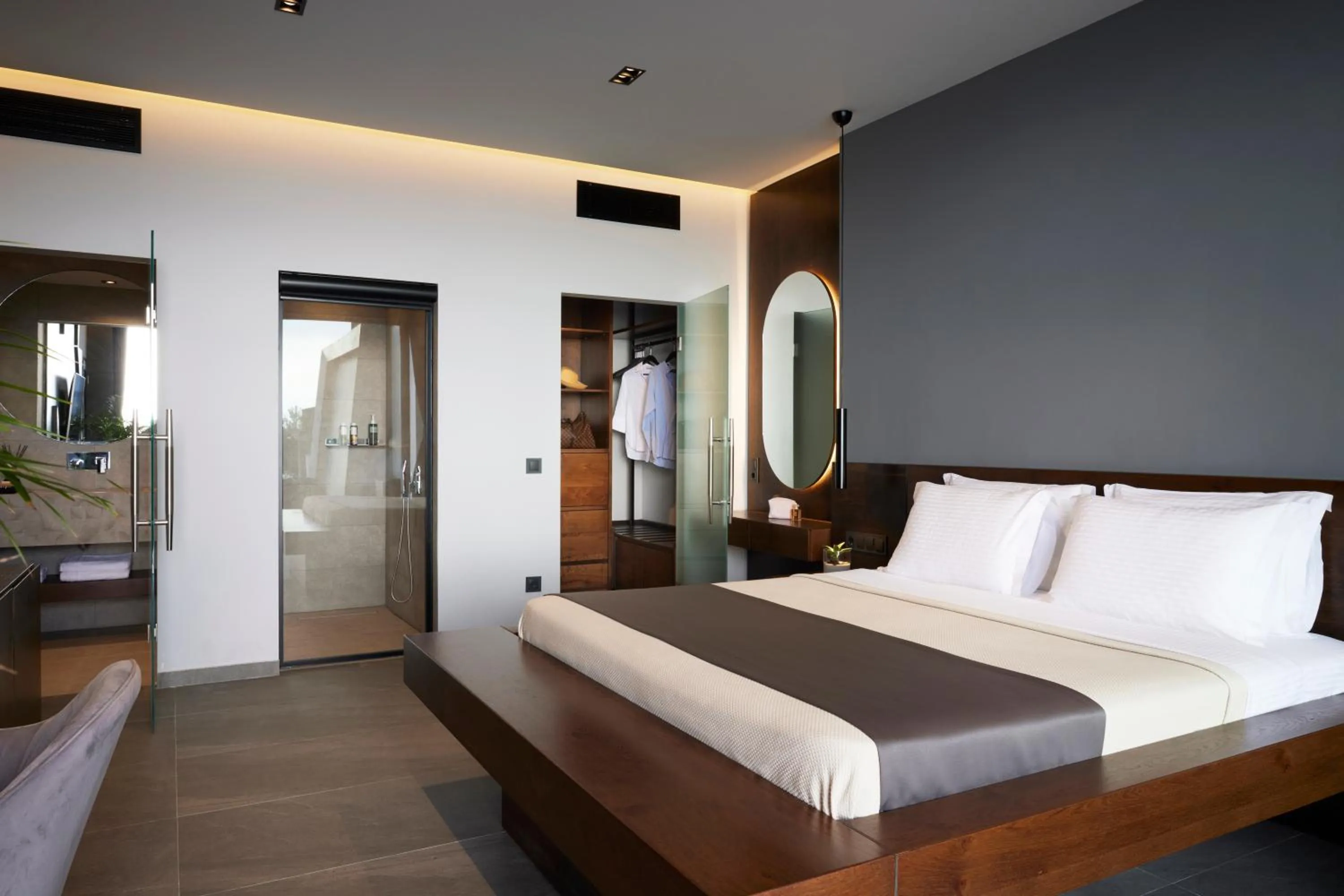 Shower, Bed in Villa OMNIA - Luxury Bound on Earth