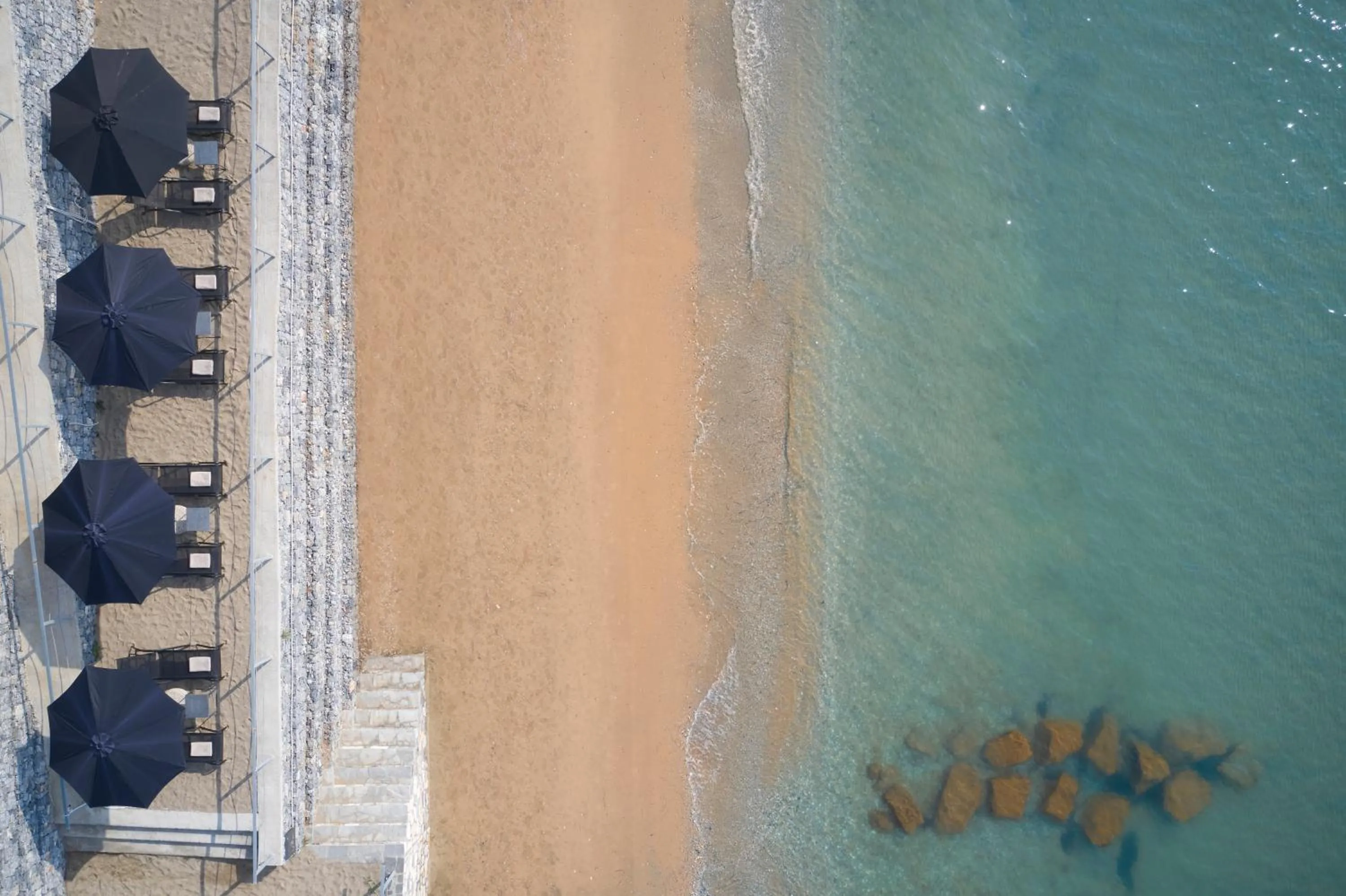 Day in Villa OMNIA - Luxury Bound on Earth