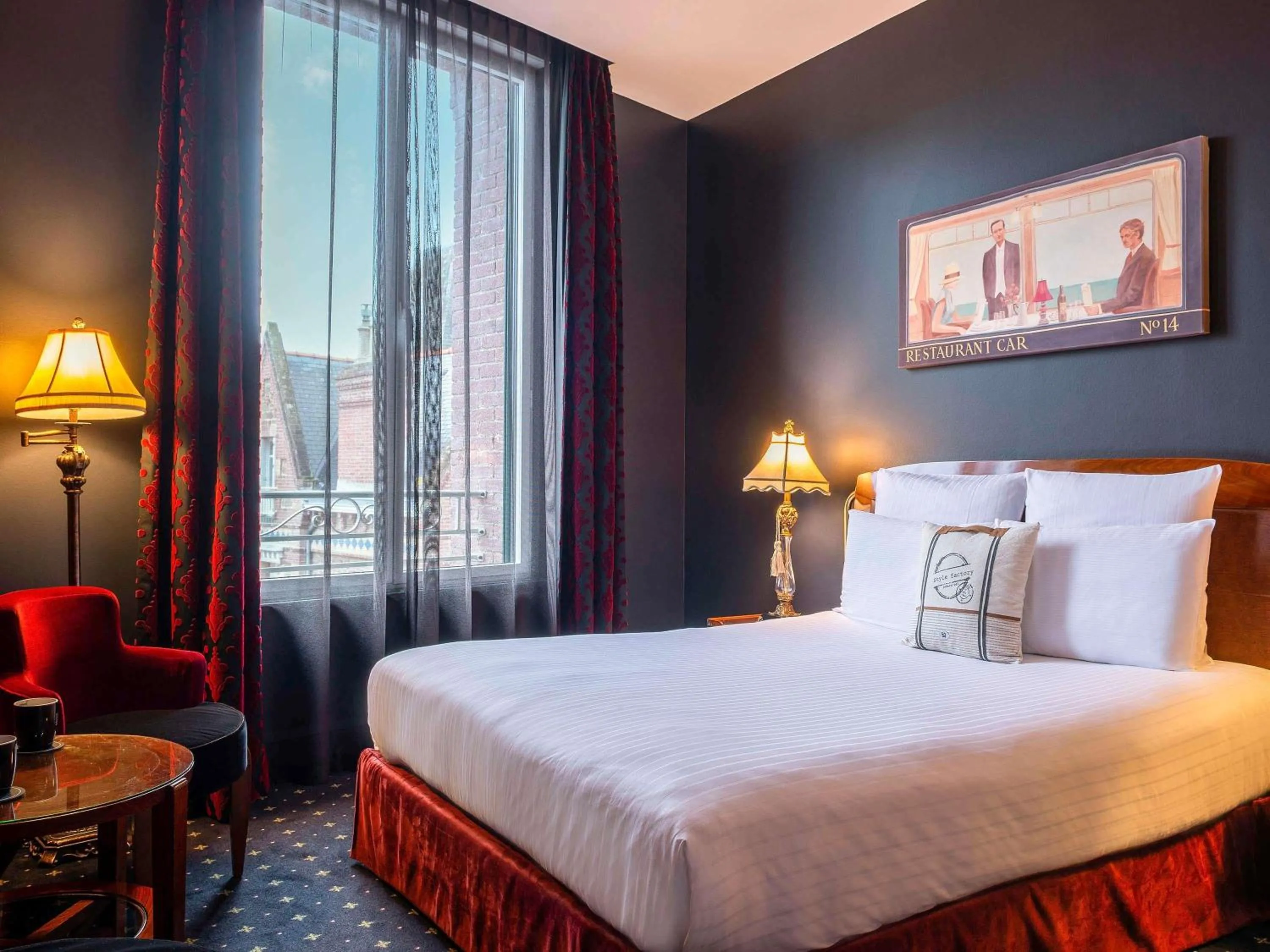 Bedroom, Bed in Royal Emeraude Hotel Dinard - MGallery Collection