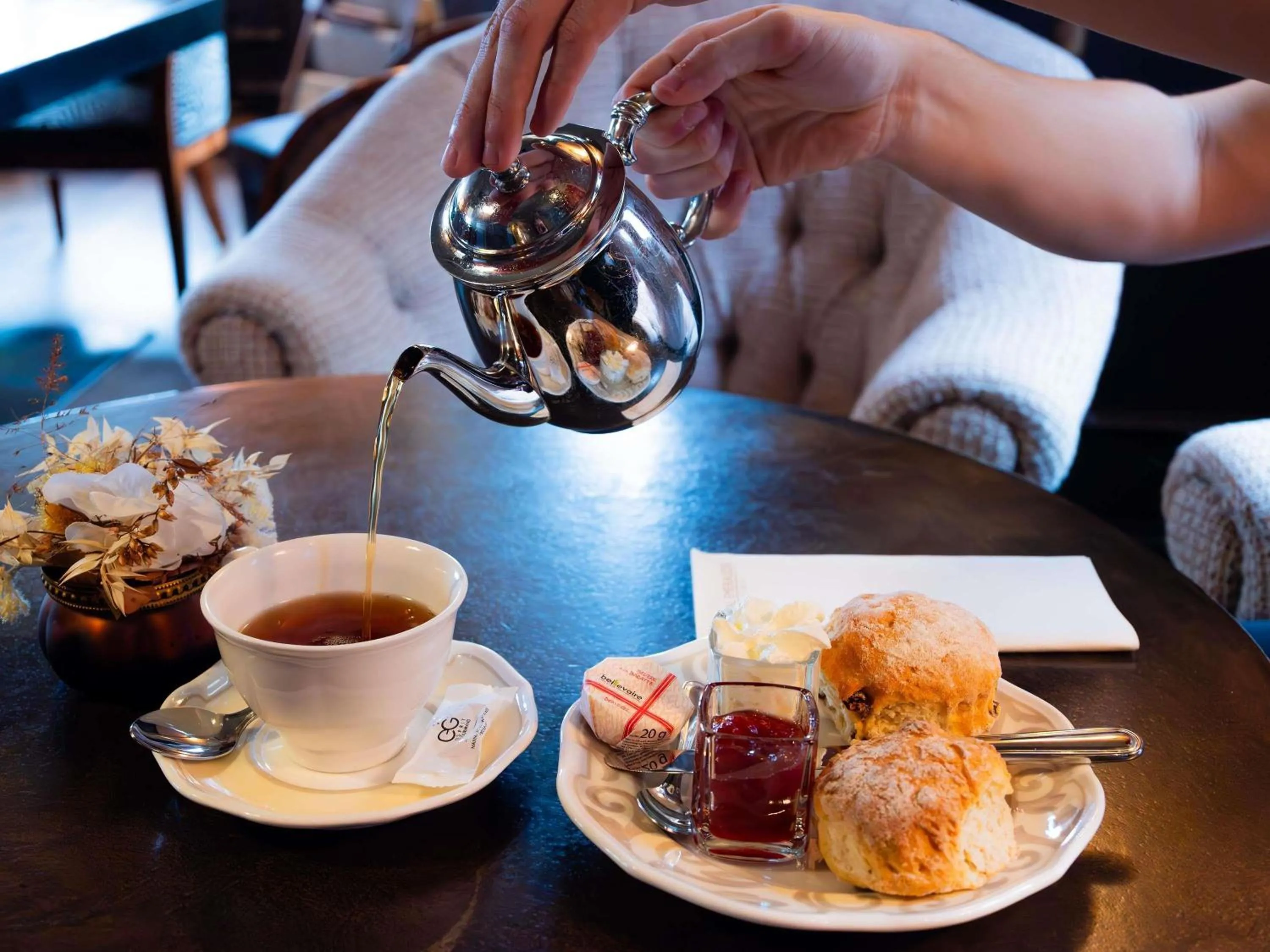 Lounge or bar in Royal Emeraude Hotel Dinard - MGallery Collection