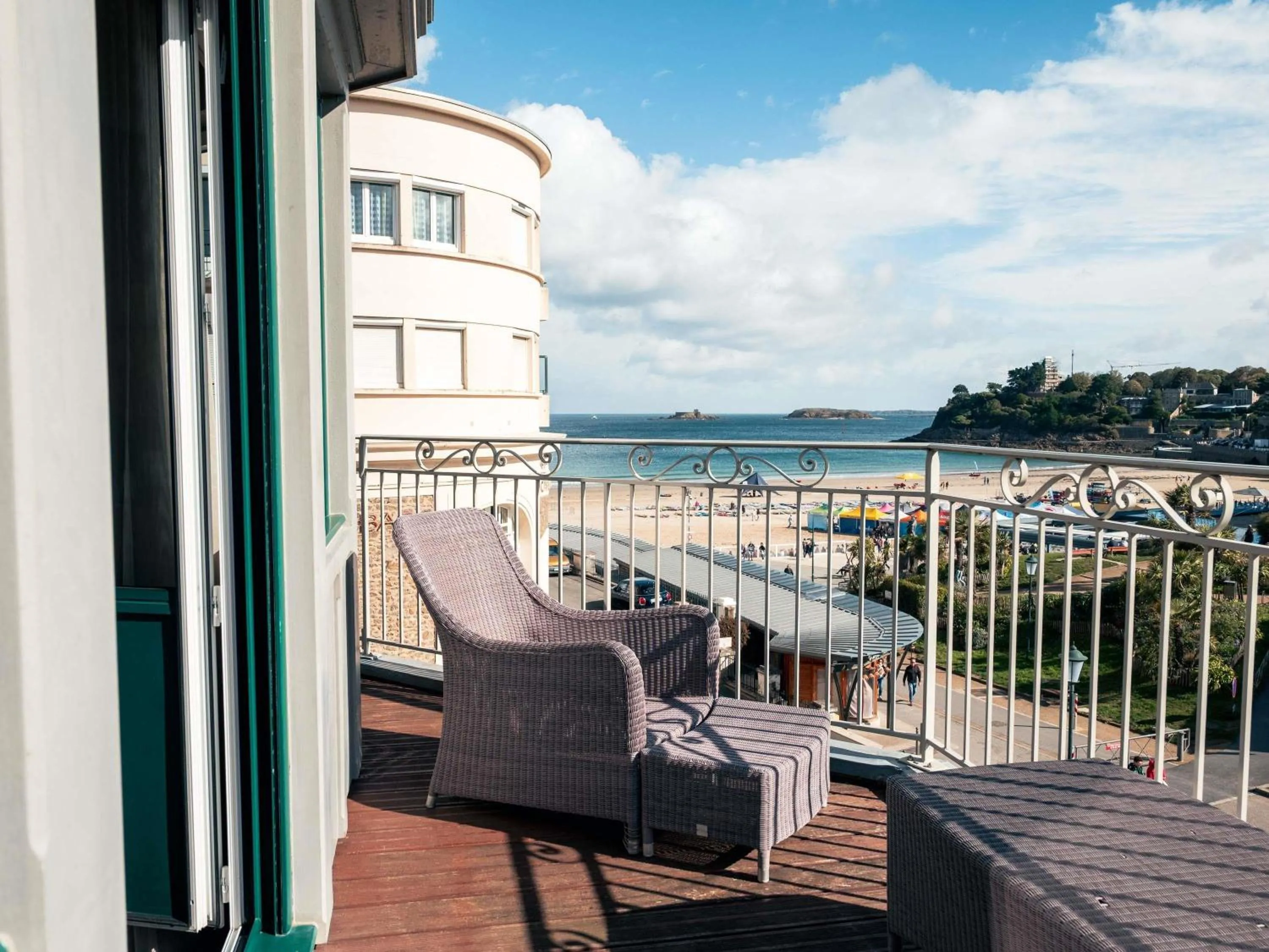 Bedroom in Royal Emeraude Hotel Dinard - MGallery Collection