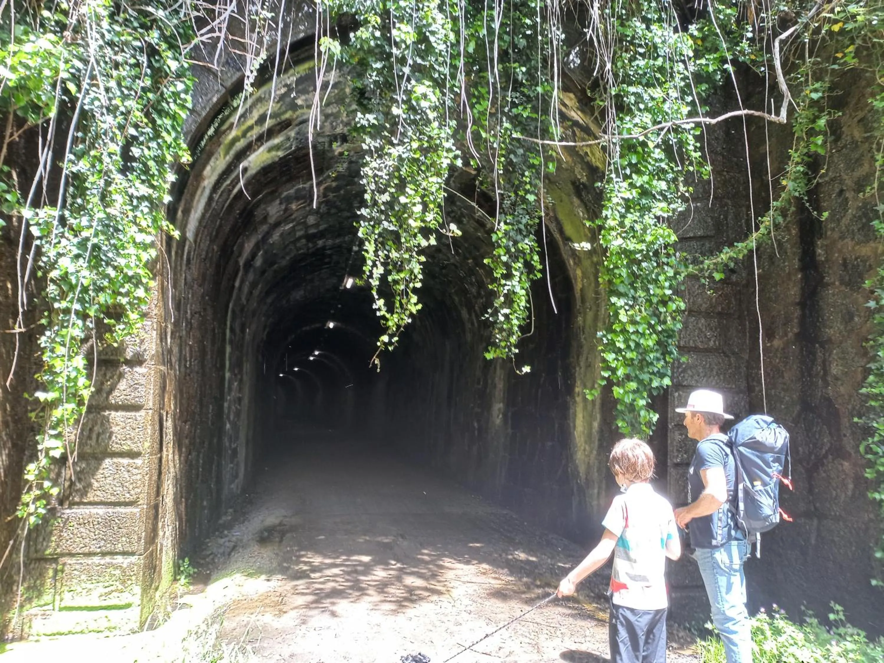 children in Hotel Rural El Molino