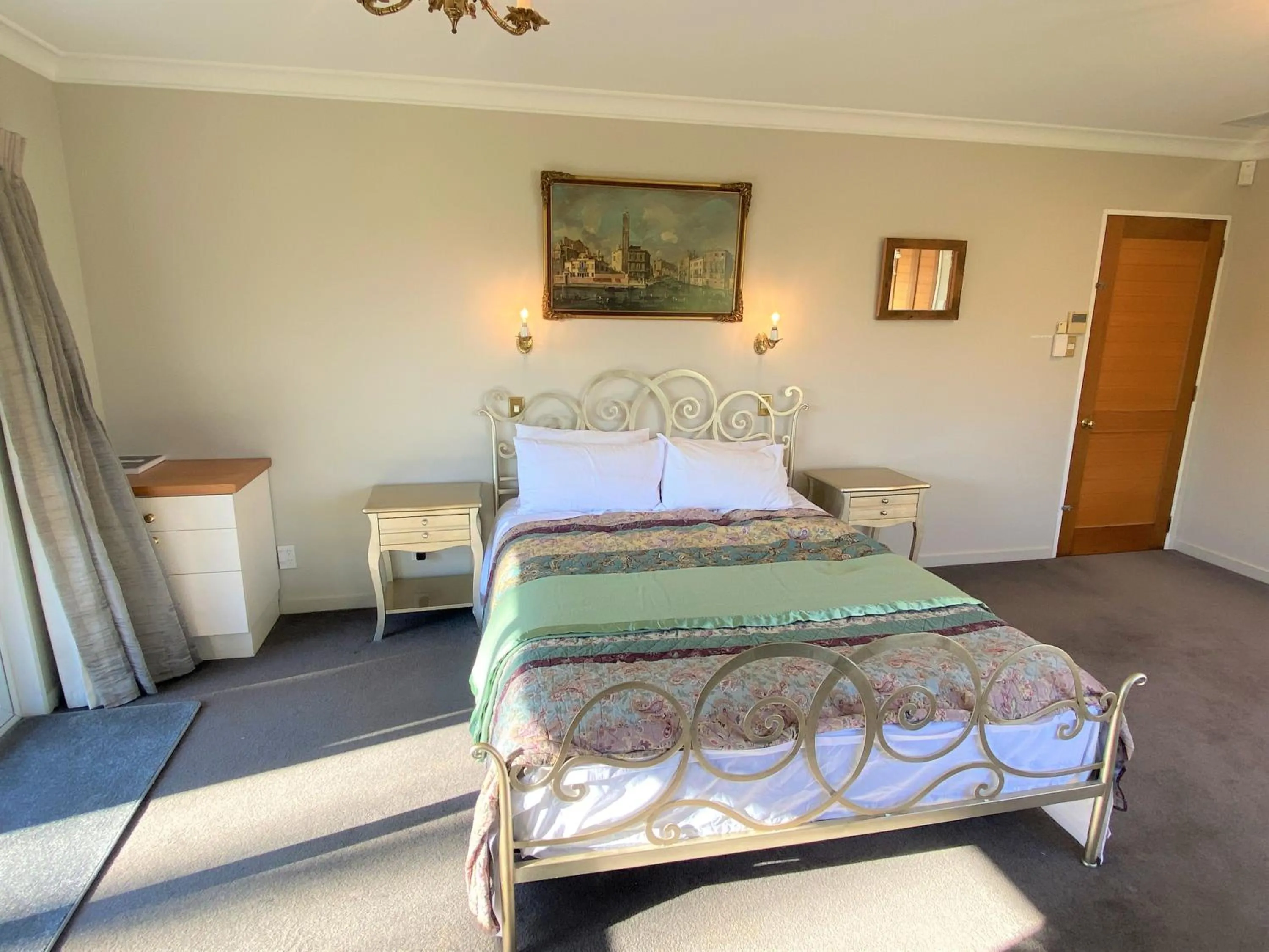 Bed in Calm Swan Villa