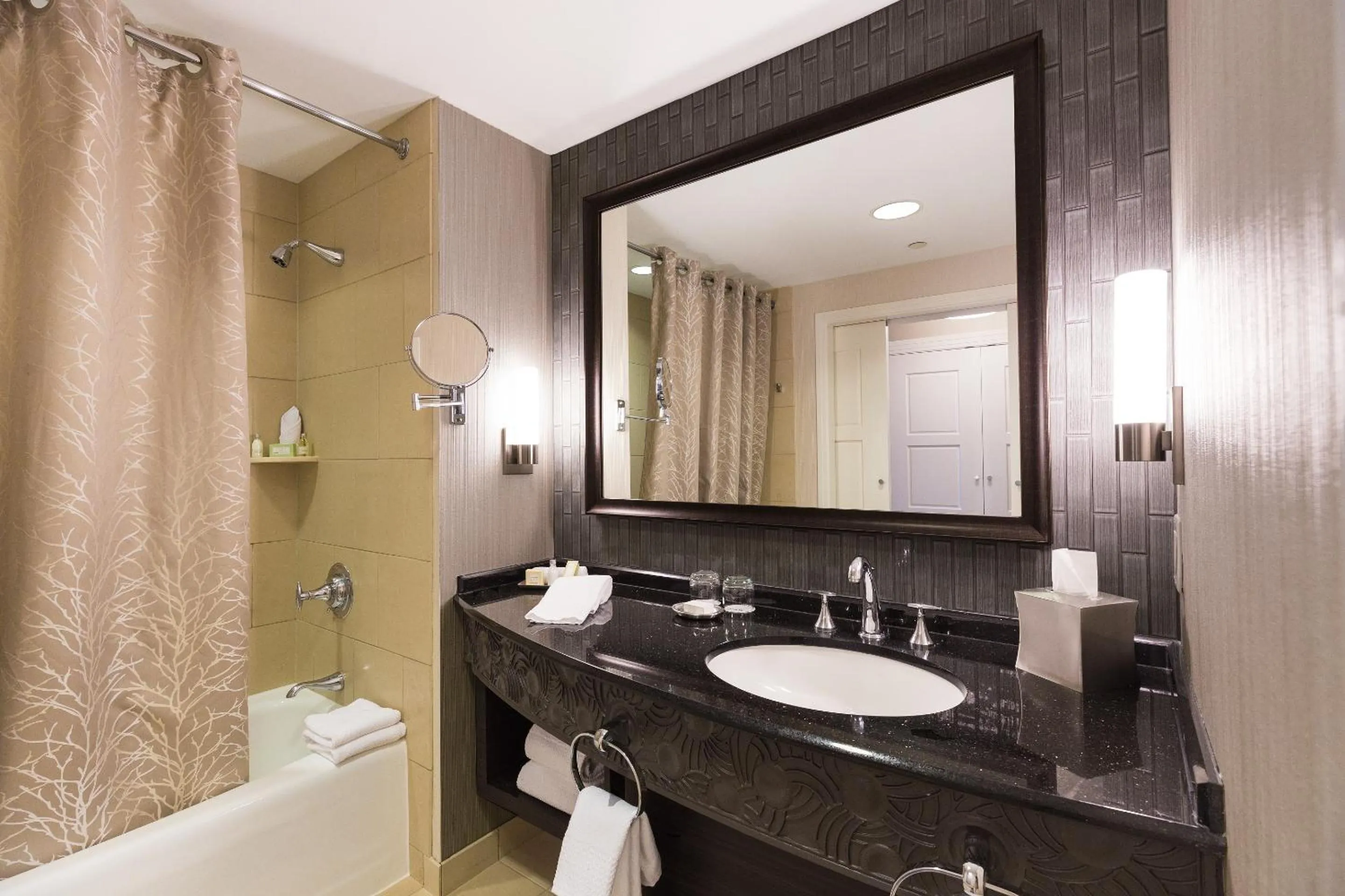 Shower in Mohegan Sun