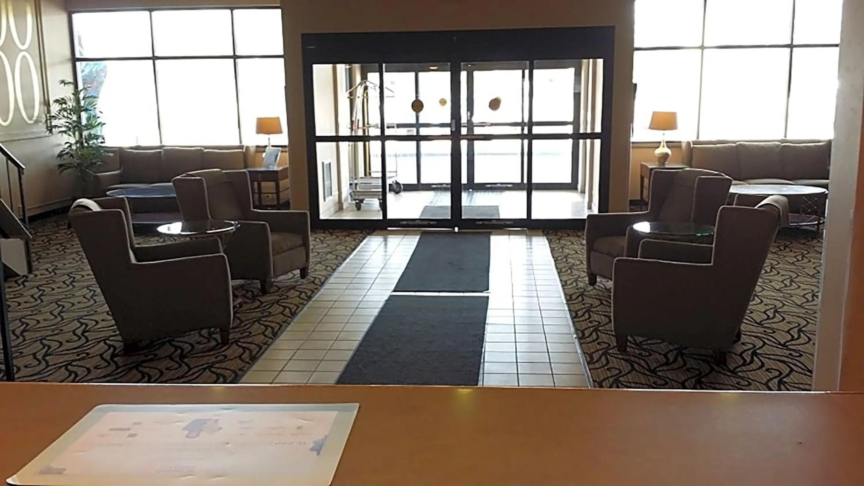 Lobby or reception, Lobby/Reception in Norwood Inn & Suites La Crosse