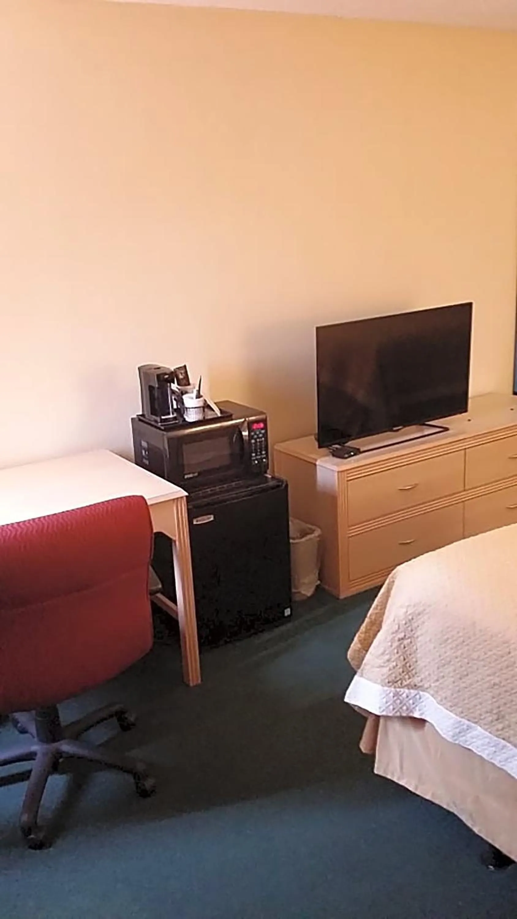 View (from property/room), TV/Entertainment Center in Norwood Inn & Suites La Crosse