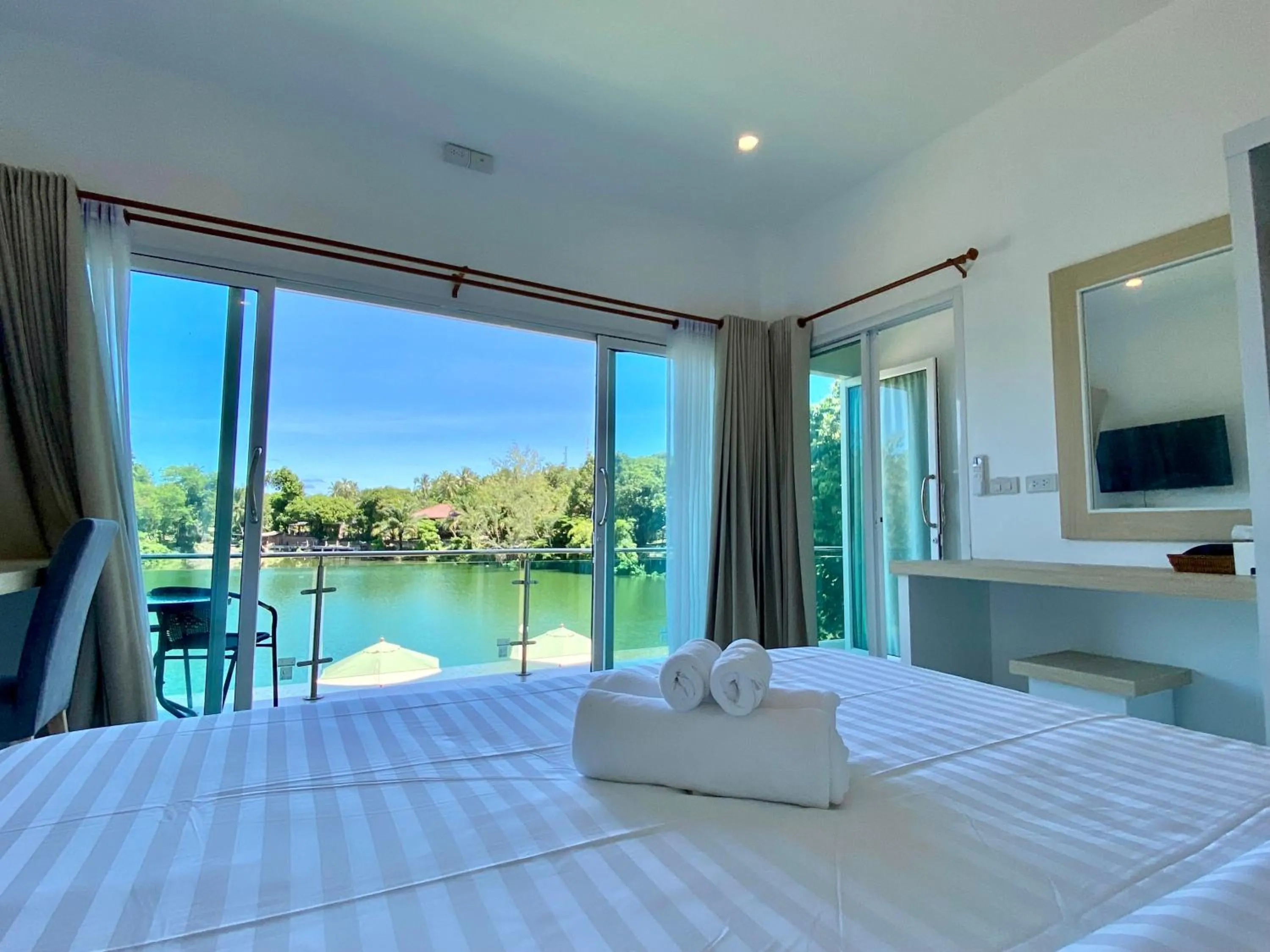 Lake view, Bed in Pure Laguna Residence by Nice Sea Resort