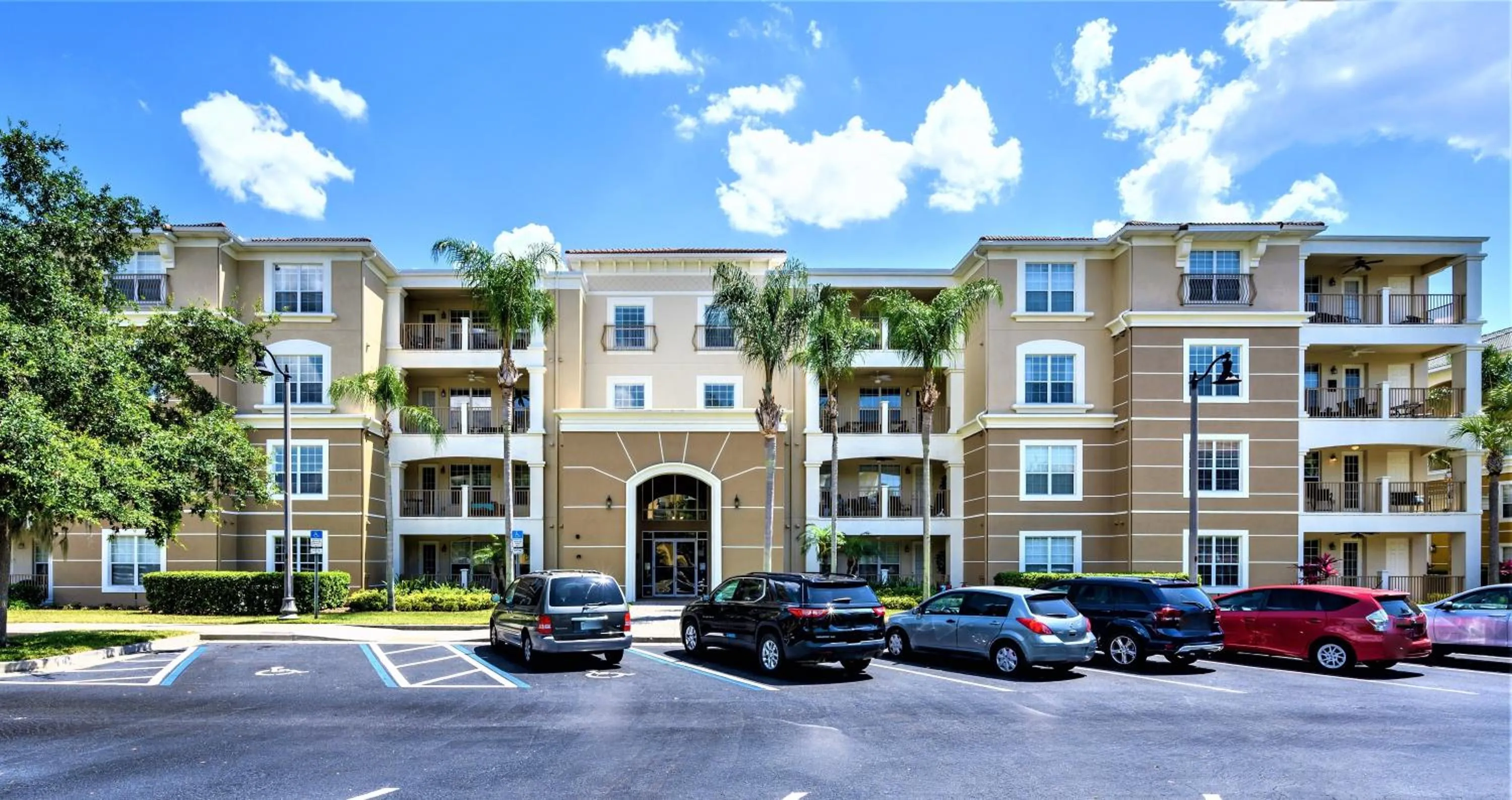 Property building in Vista Cay Resort by Millenium at Universal Blvd.