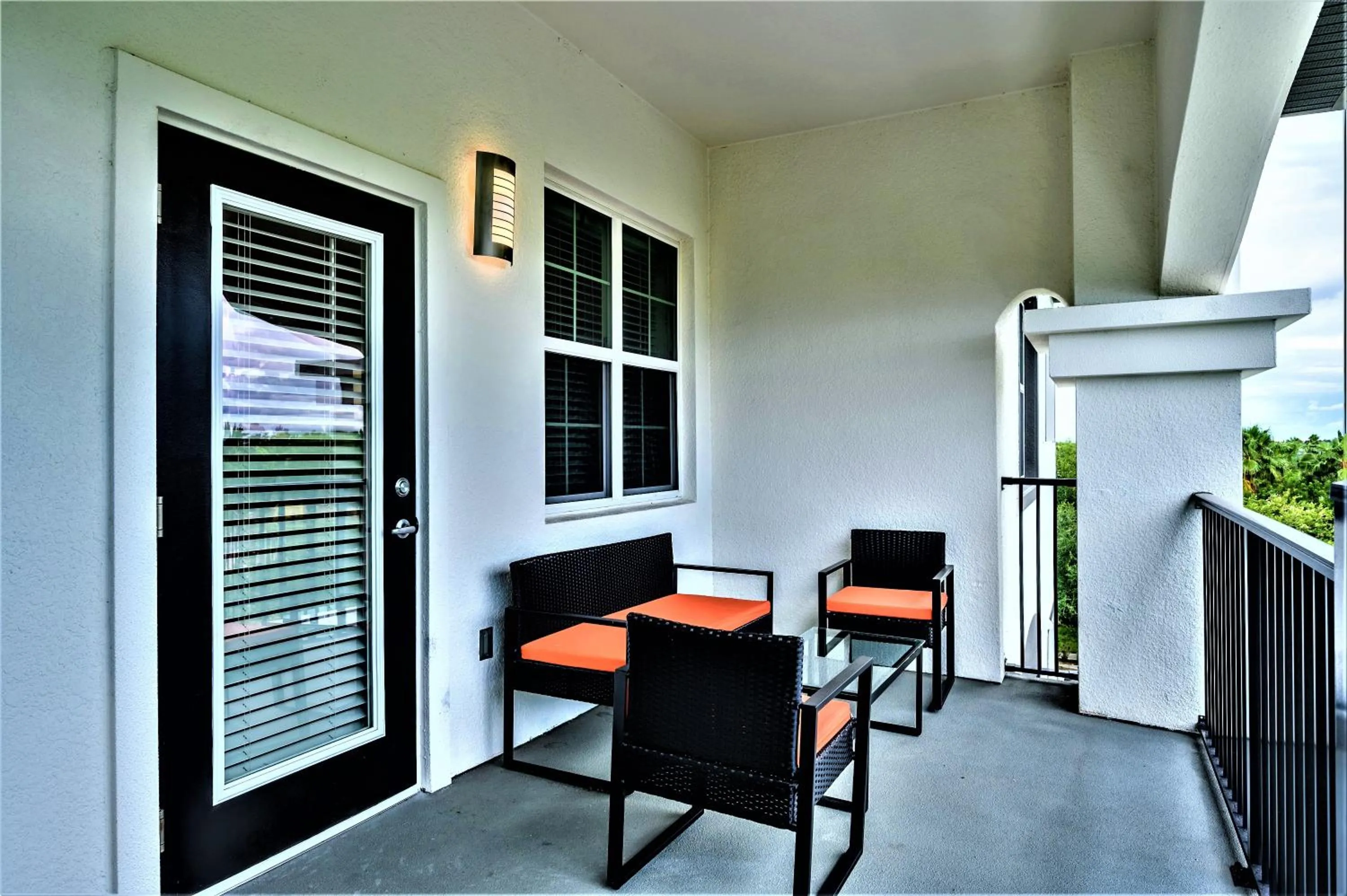 Balcony/Terrace in Vista Cay Resort by Millenium at Universal Blvd.