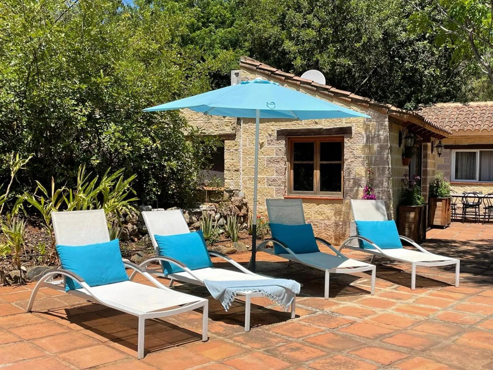 Swimming pool in La Fuente Oase B&B