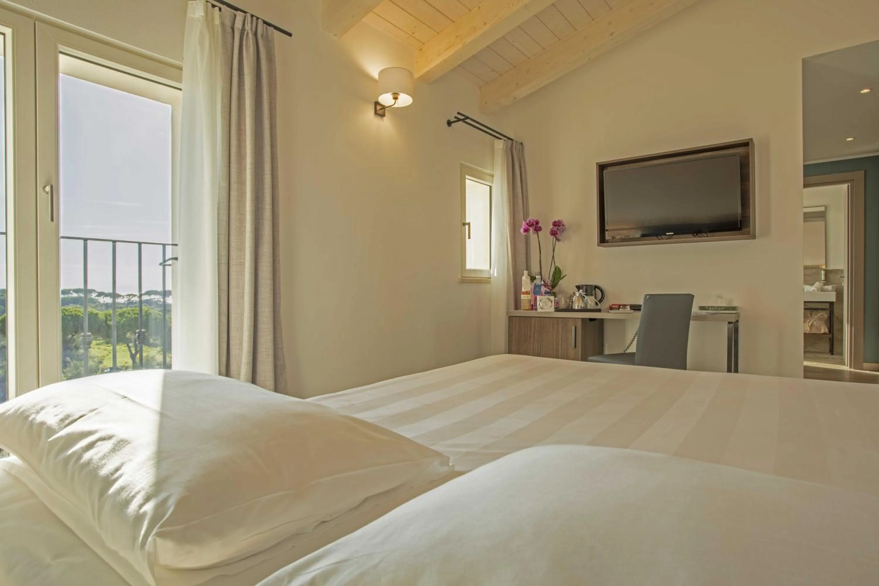 Bedroom, Bed in Riva Toscana Golf Resort & SPA