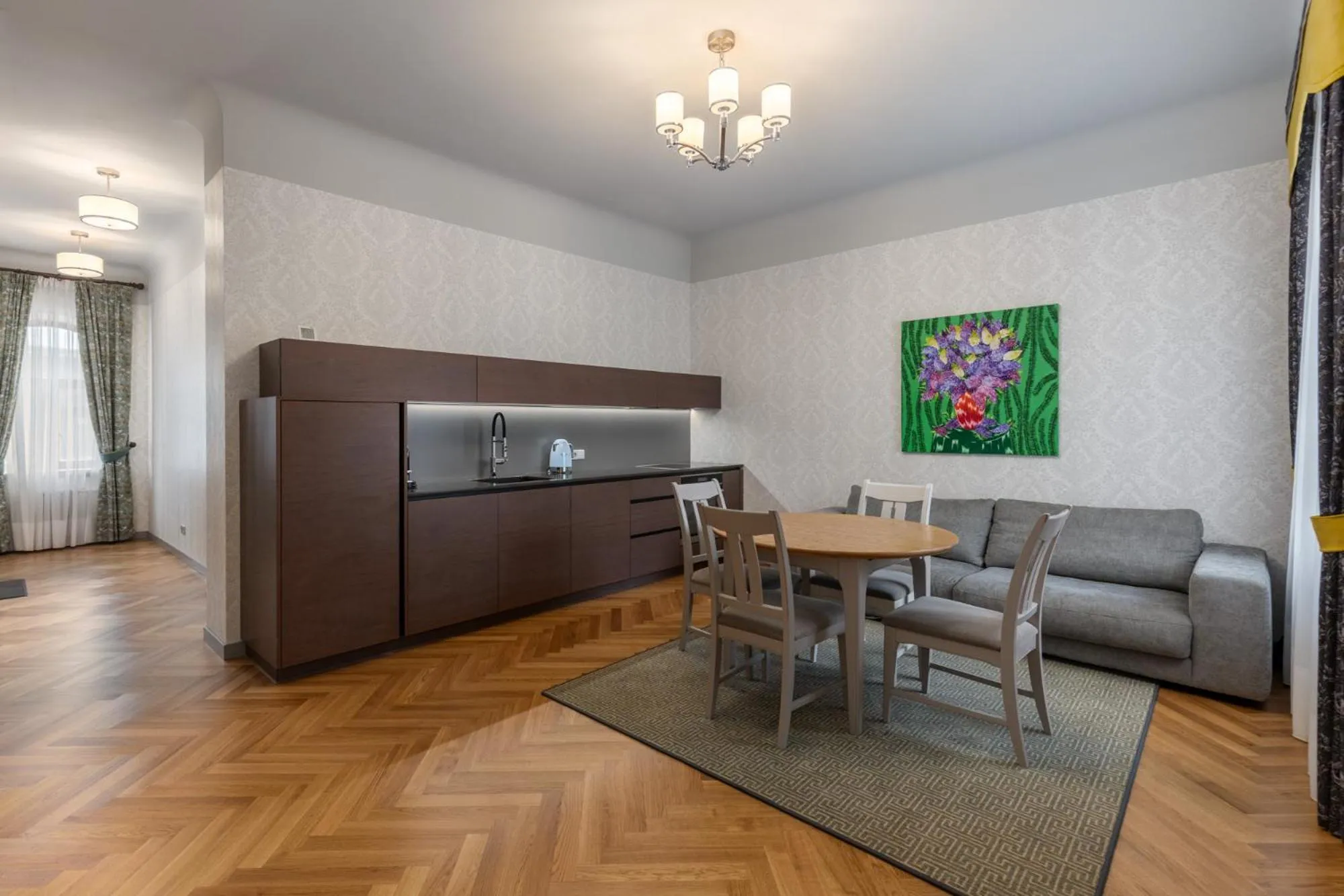 Roze Republikas Apartments