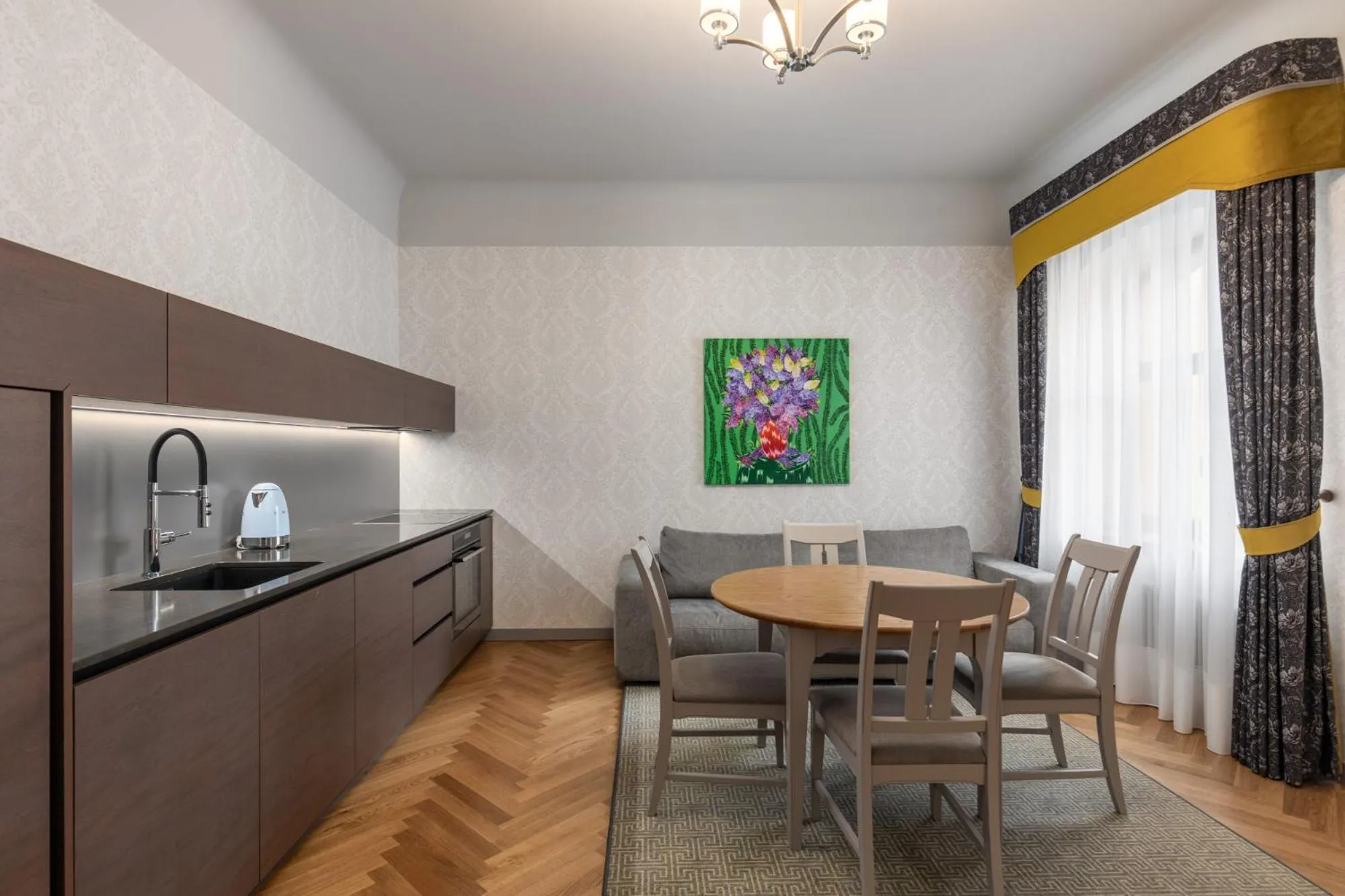 Roze Republikas Apartments