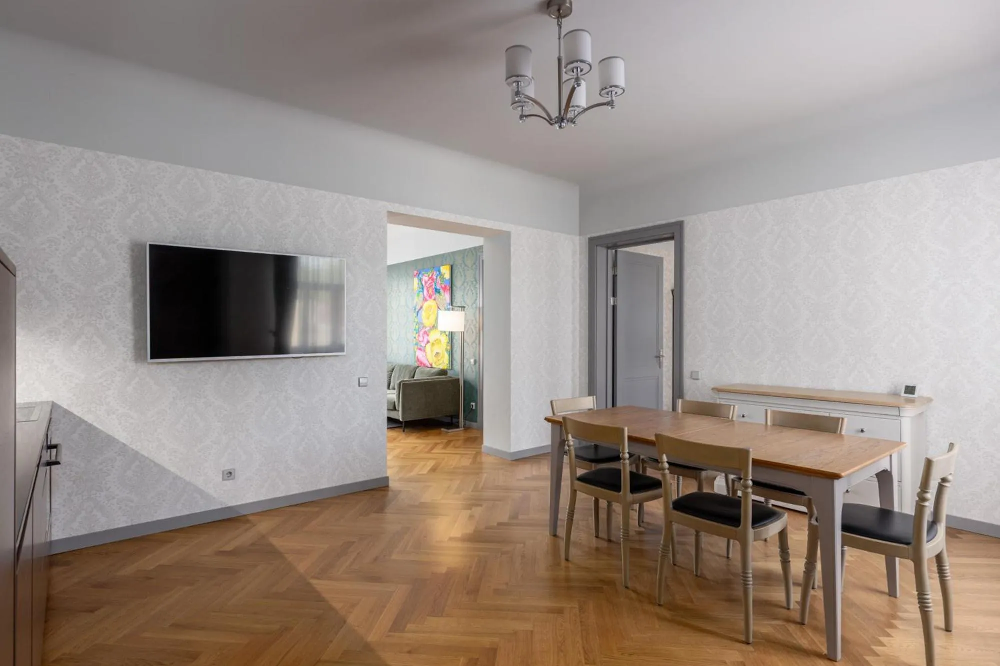 Roze Republikas Apartments