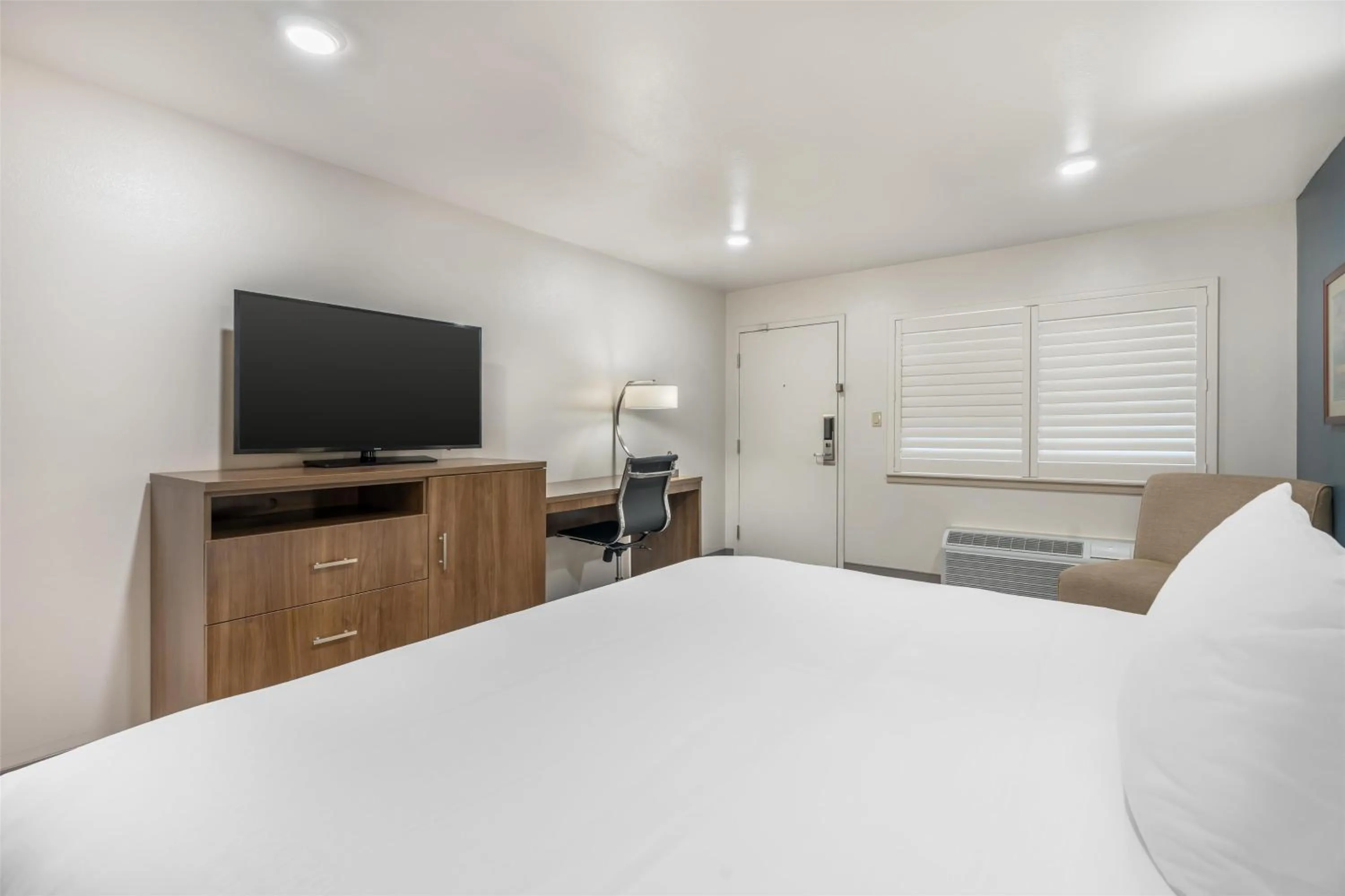 Bedroom, Bed in Best Western Plus Clocktower Inn