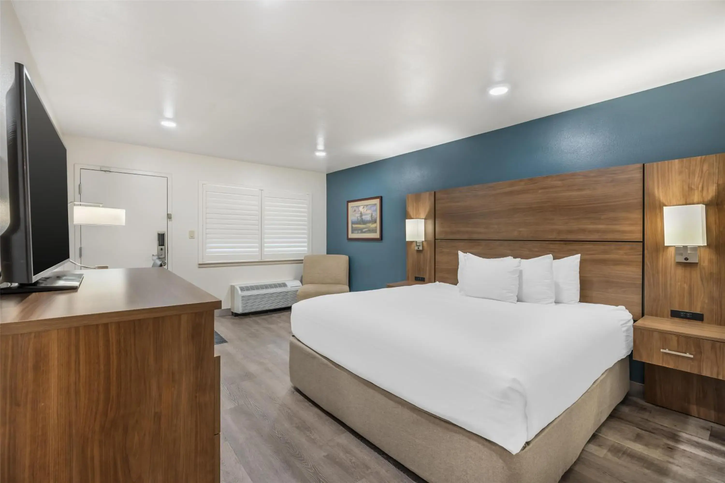 King Room - Non Smoking in Best Western Plus Clocktower Inn King Room - Non Smoking in Best Western Plus Clocktower Inn