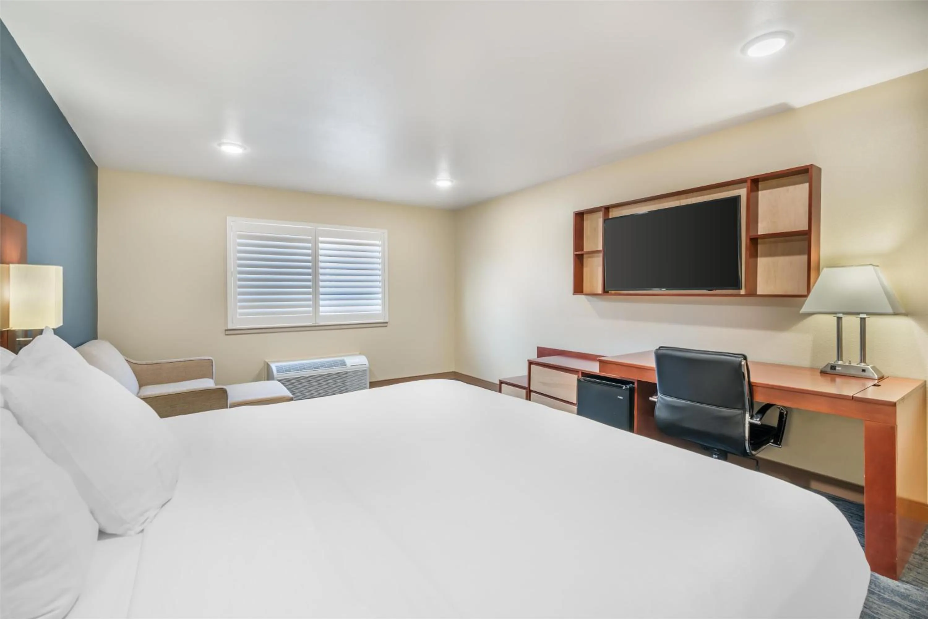 Bedroom, Bed in Best Western Plus Clocktower Inn