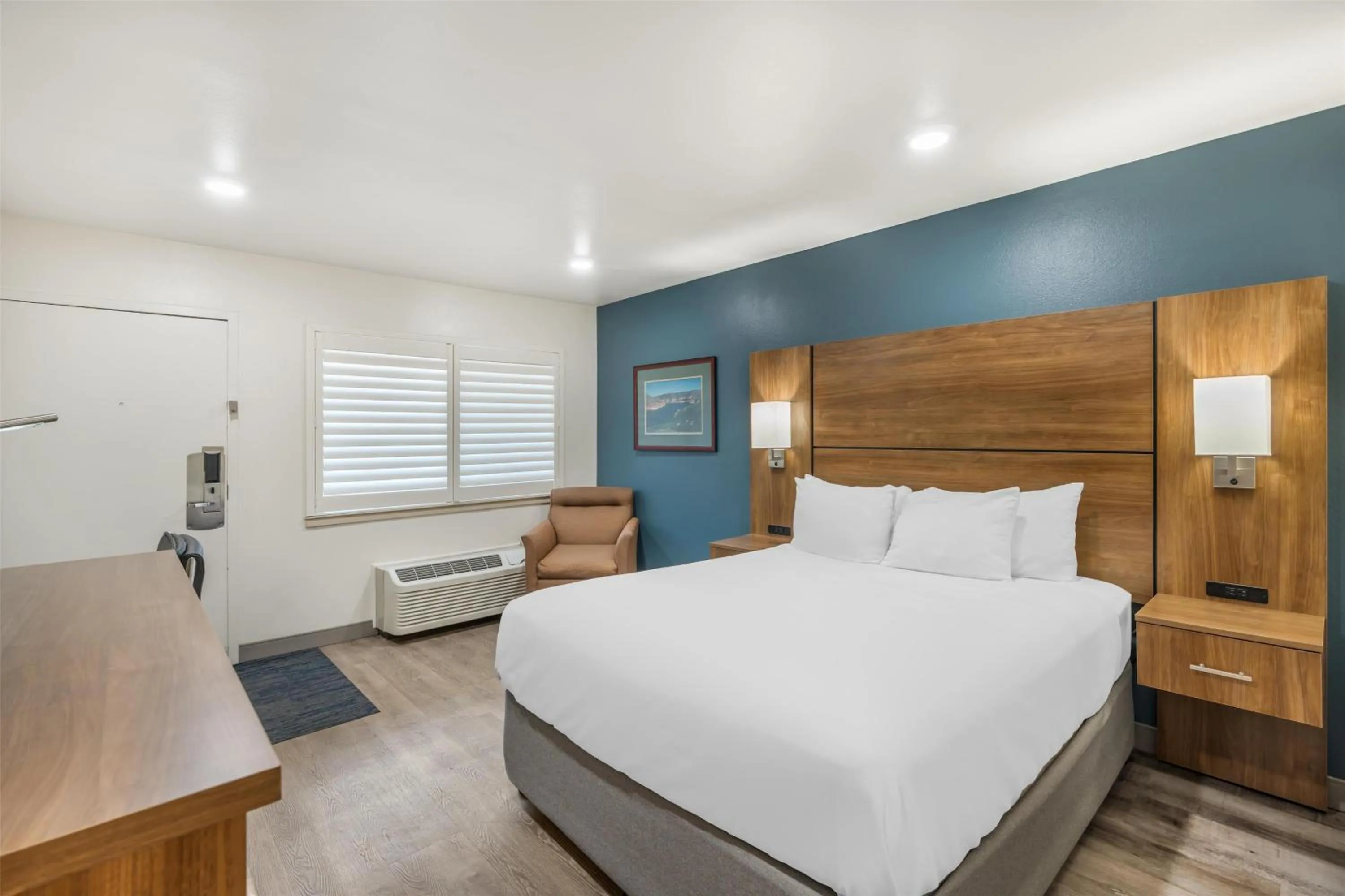 Bedroom, Bed in Best Western Plus Clocktower Inn