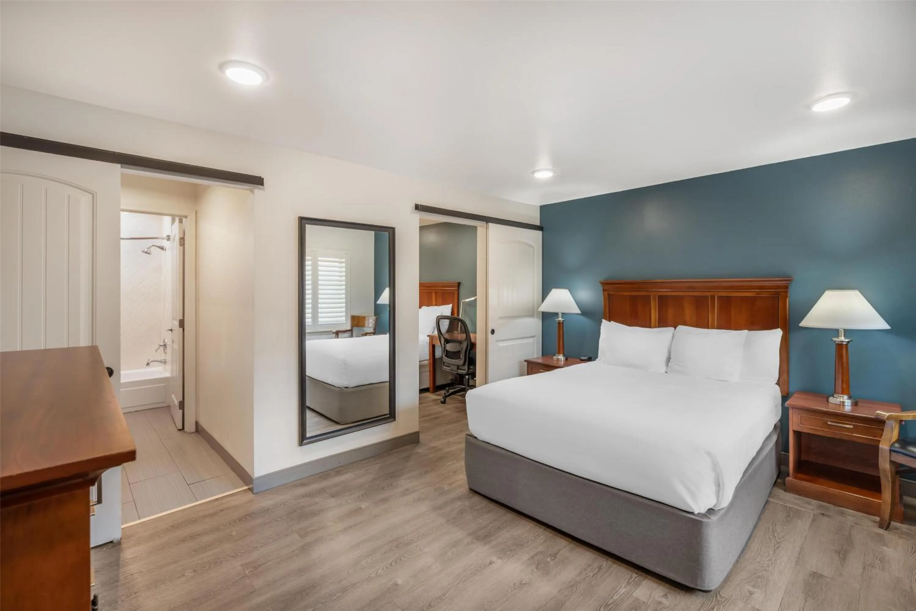 Bedroom, Bed in Best Western Plus Clocktower Inn