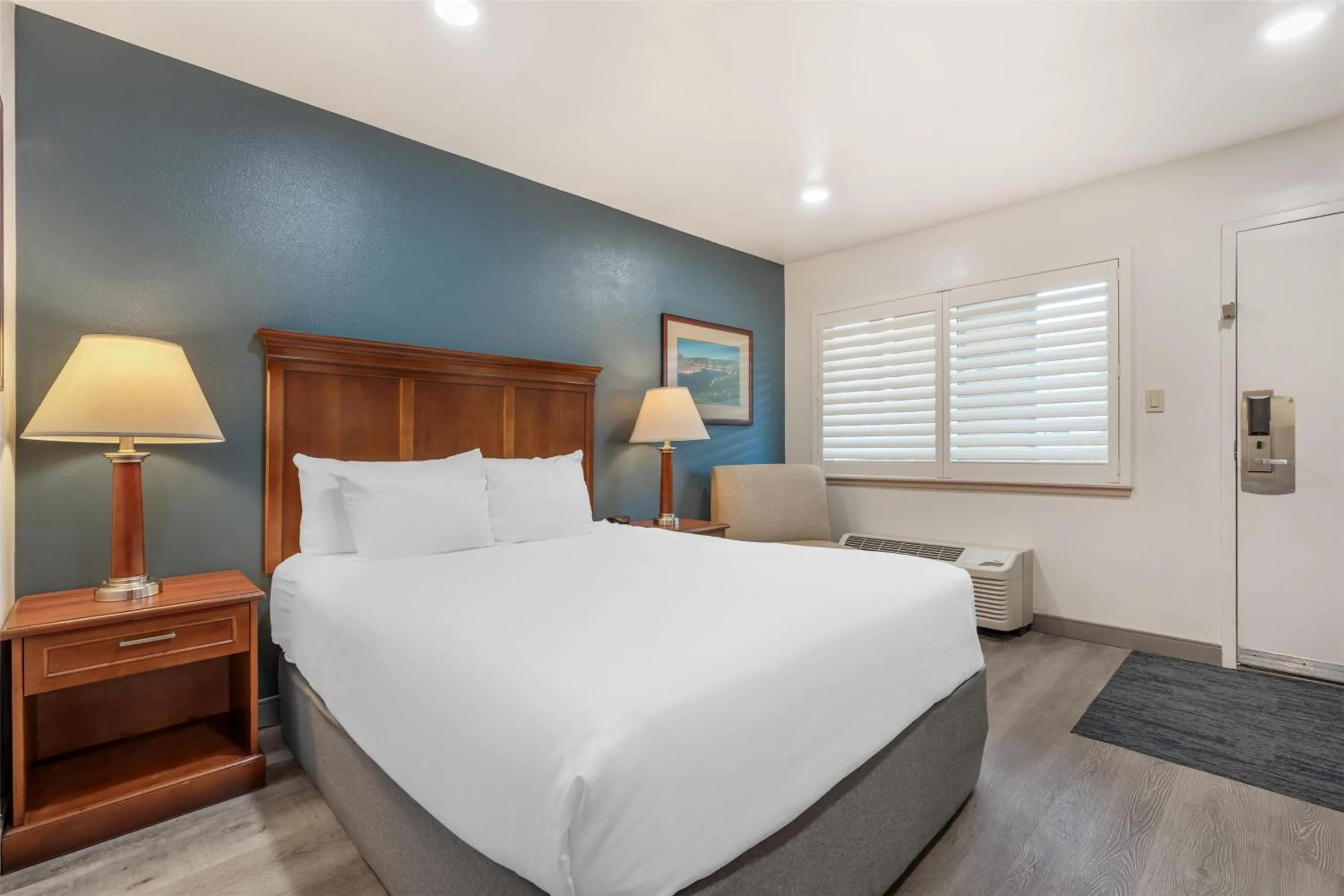 Bedroom, Bed in Best Western Plus Clocktower Inn