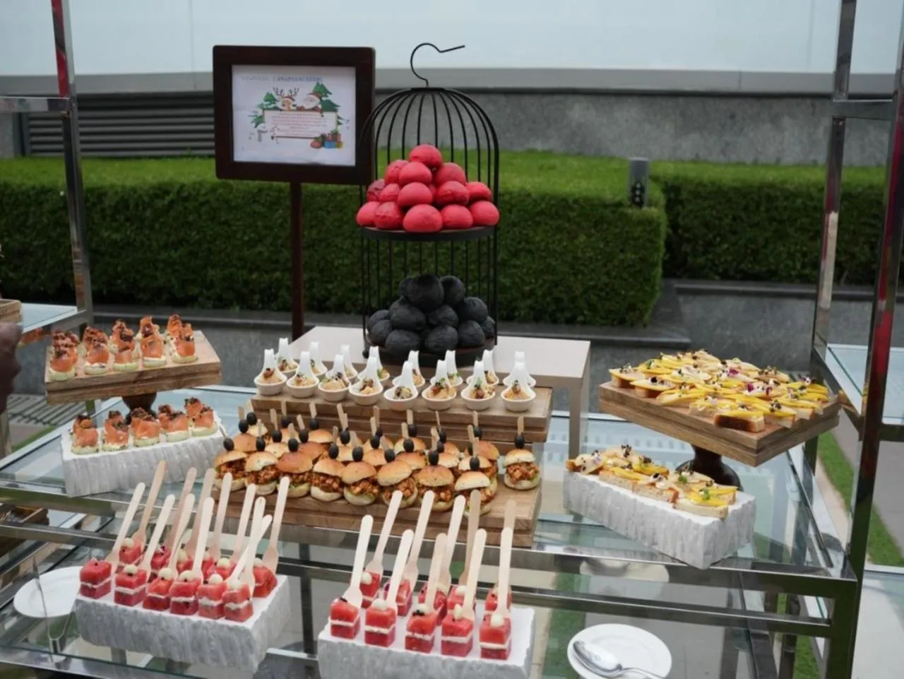 Restaurant/places to eat in Vivanta Bhubaneswar DN Square