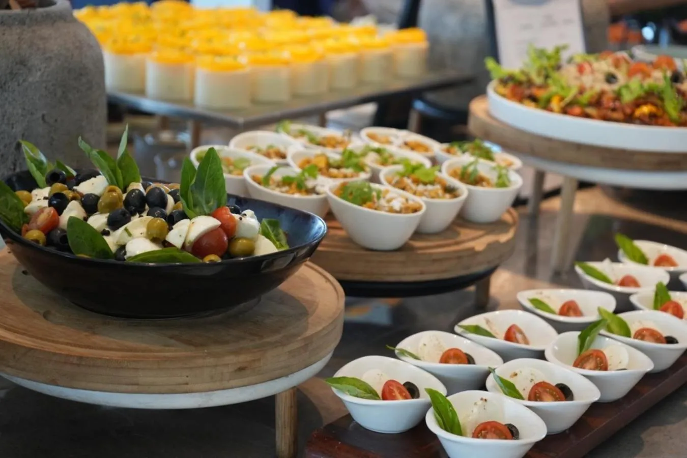 Restaurant/places to eat in Vivanta Bhubaneswar DN Square