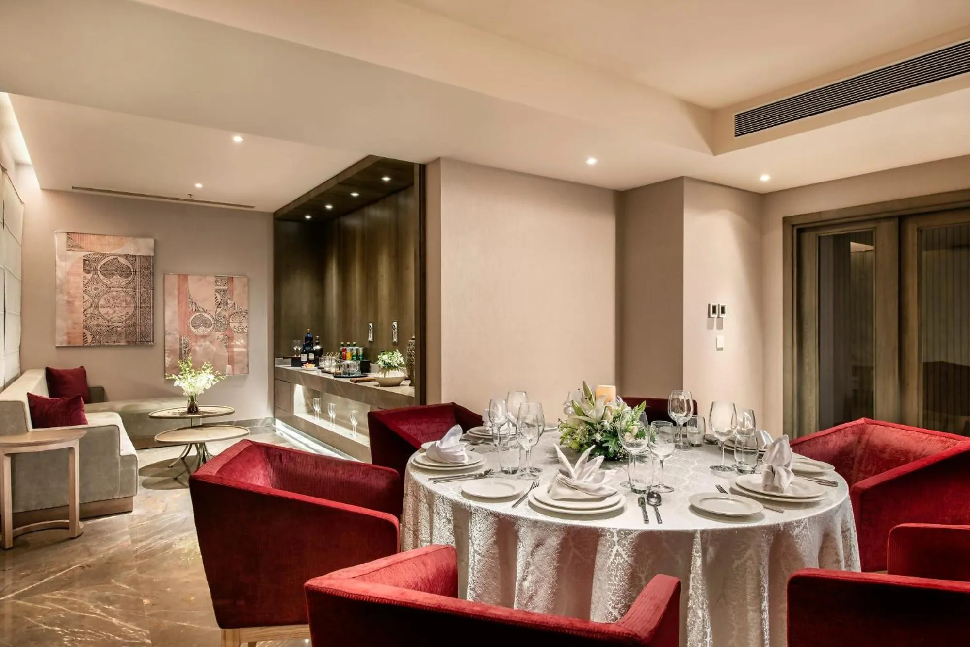 Restaurant/places to eat in Vivanta Bhubaneswar DN Square