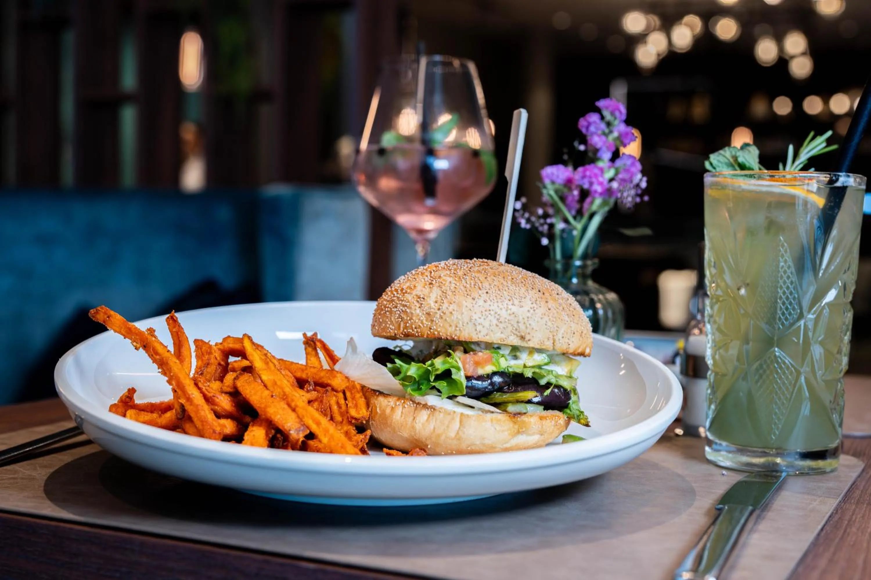 Restaurant/places to eat in Hotel Das Zeit