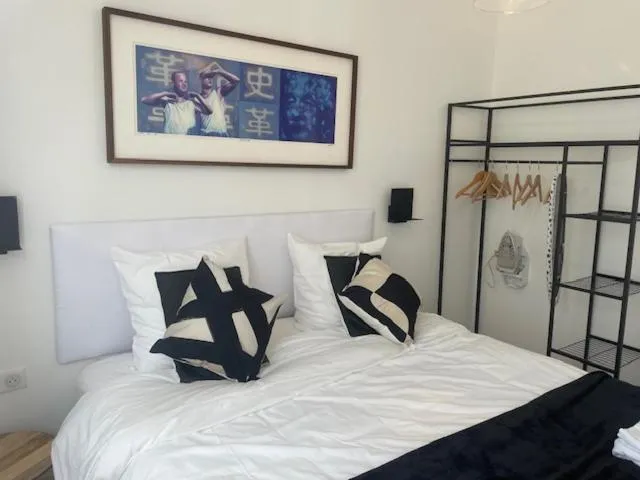 Bed in Croissant de Lune