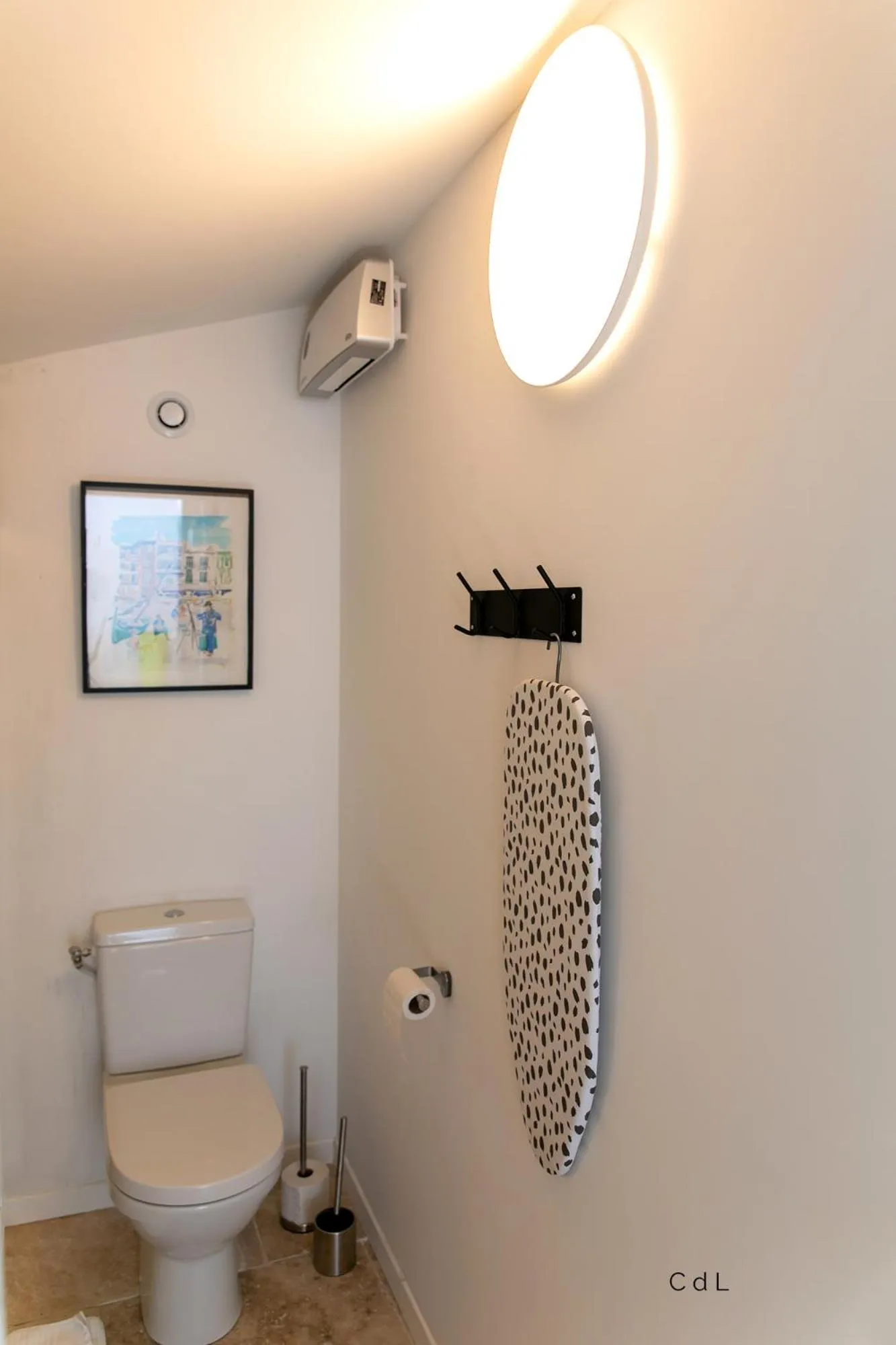 Toilet in Croissant de Lune