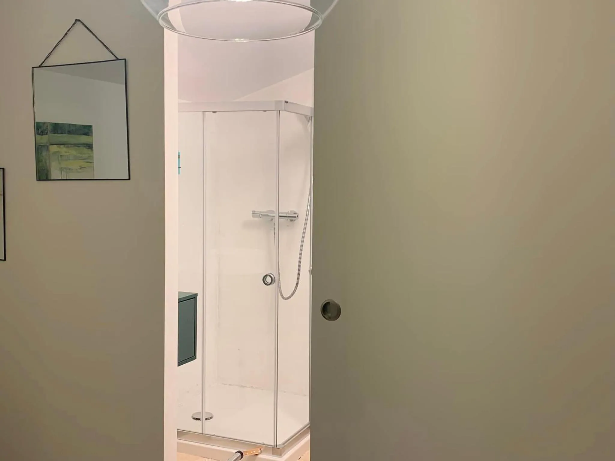 Shower in Croissant de Lune