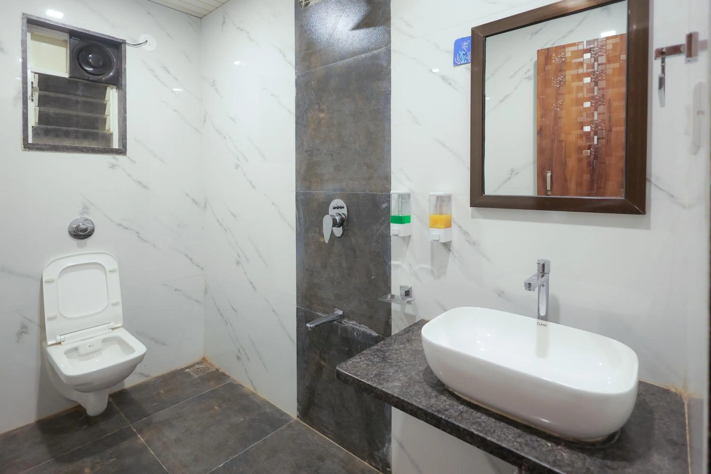 Bathroom in Hotel Green Exotica Mahabaleshwar