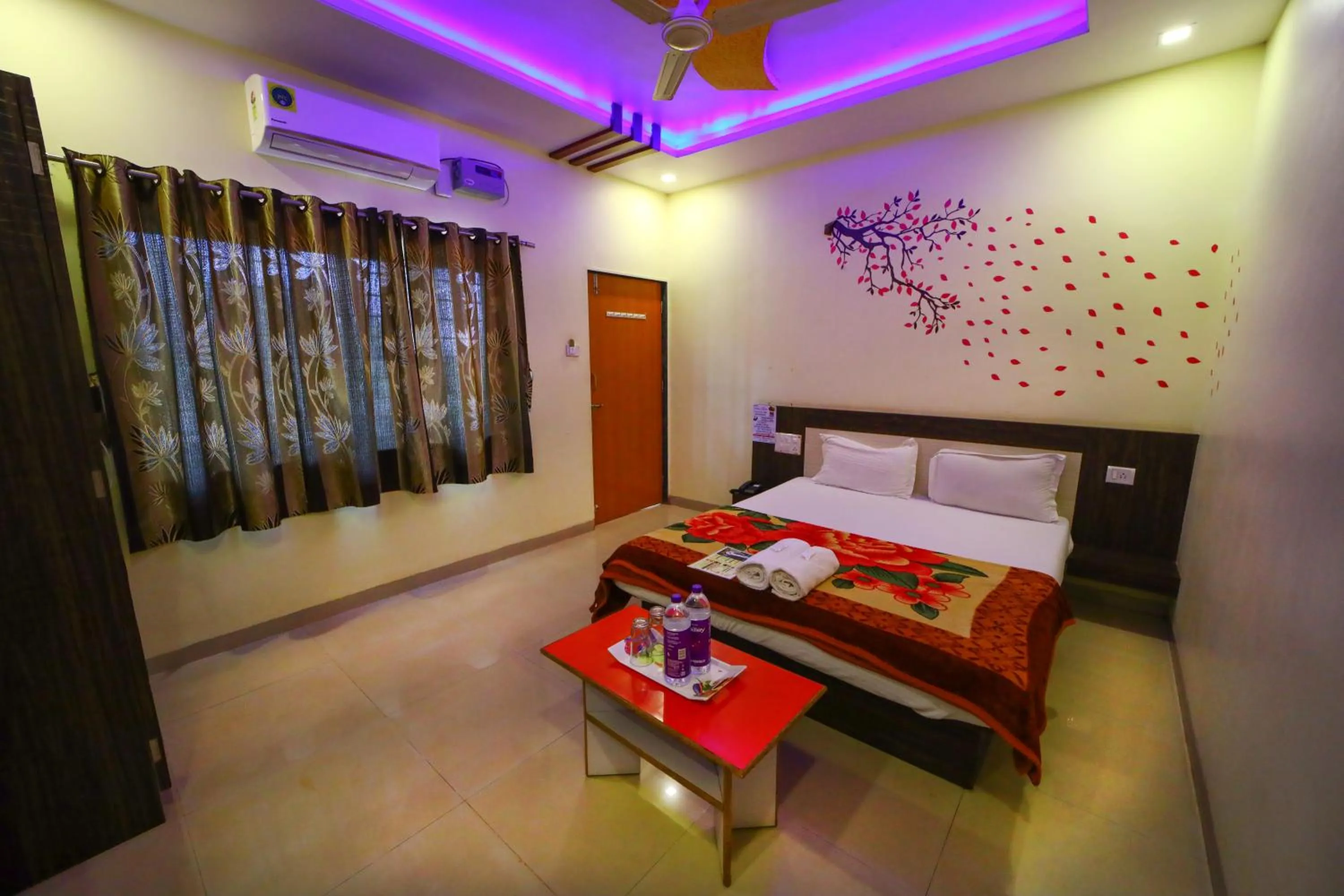 Bed in Hotel Green Exotica Mahabaleshwar