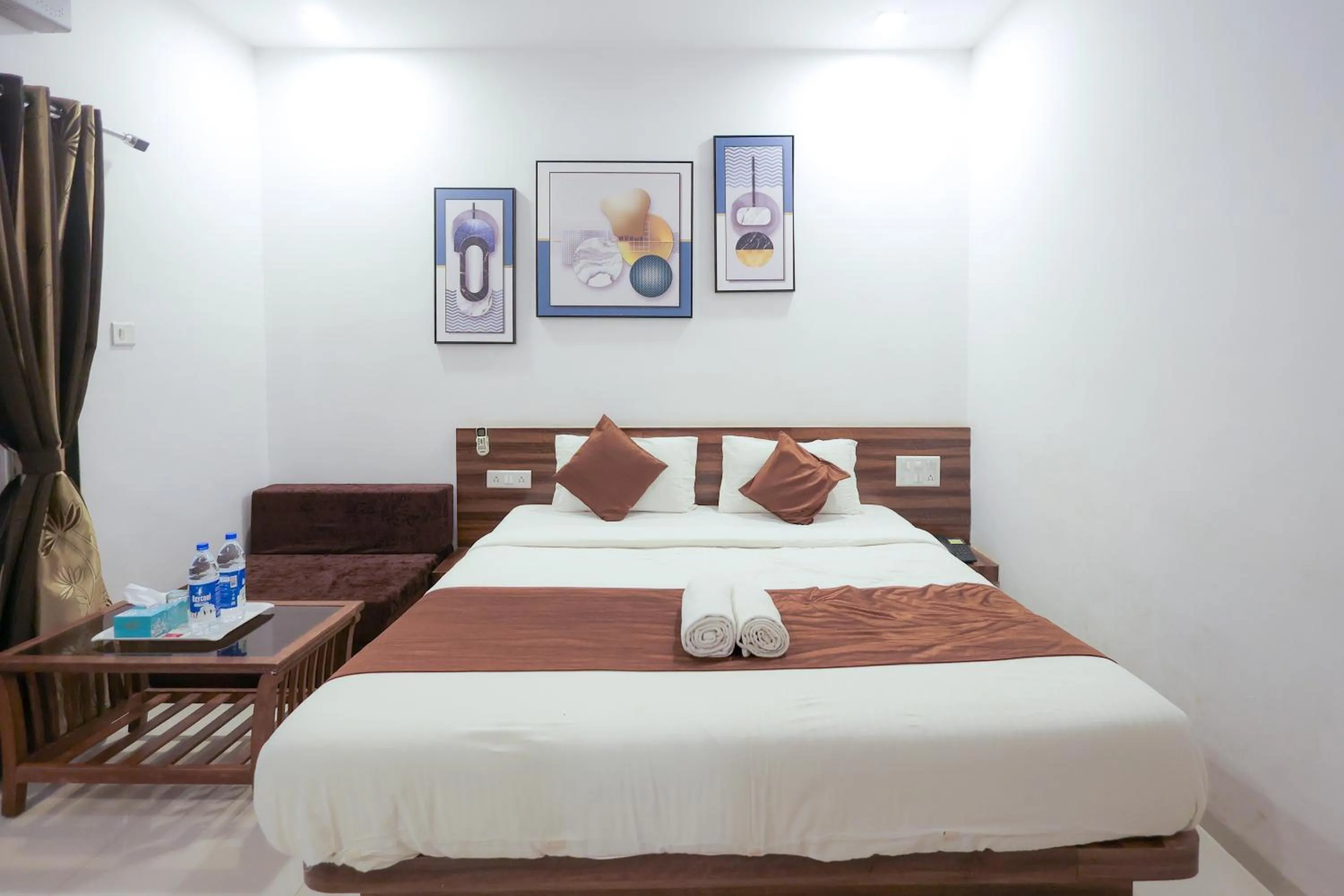 Bedroom, Bed in Hotel Green Exotica Mahabaleshwar