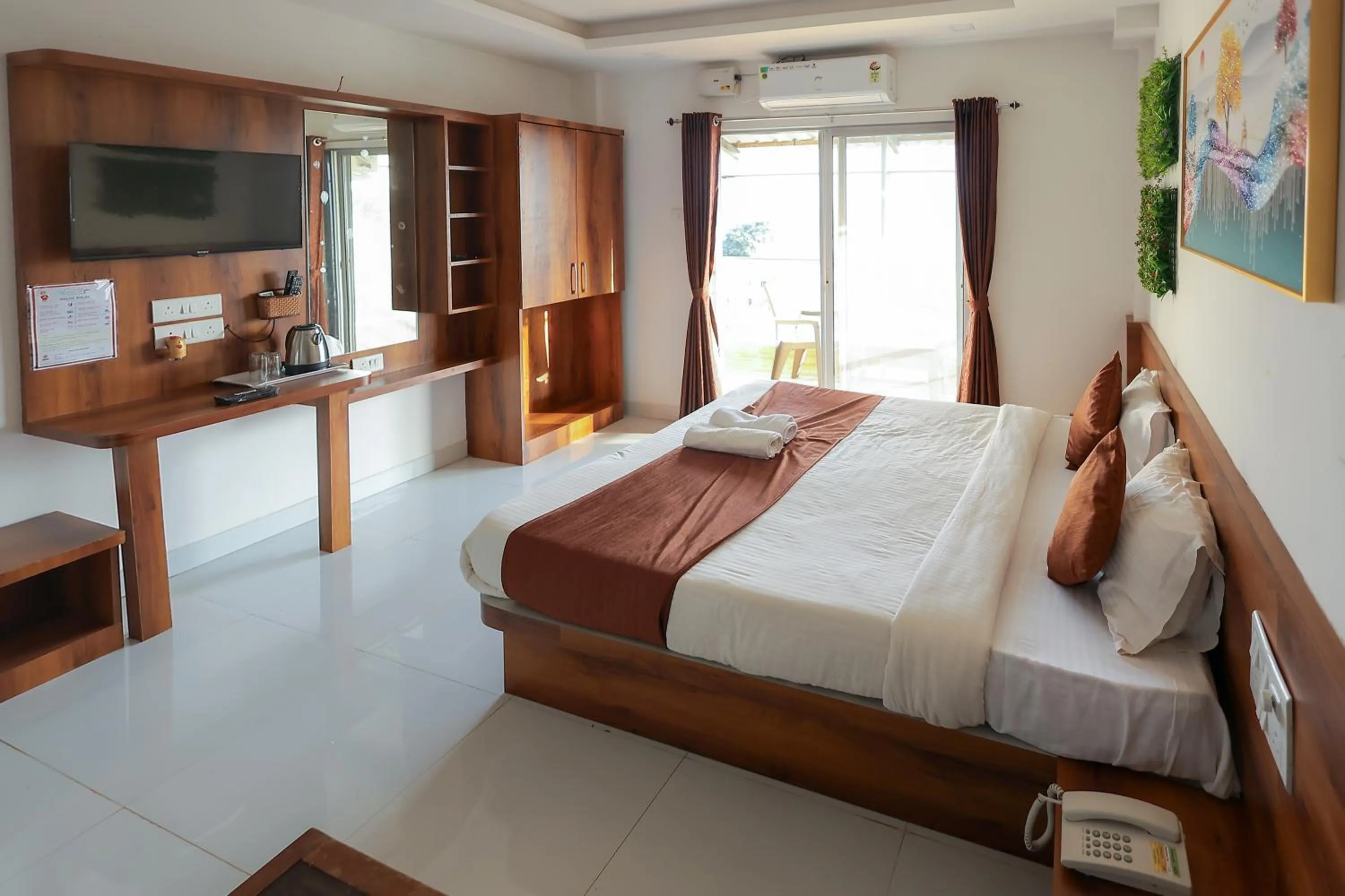 Bedroom, Bed in Hotel Green Exotica Mahabaleshwar