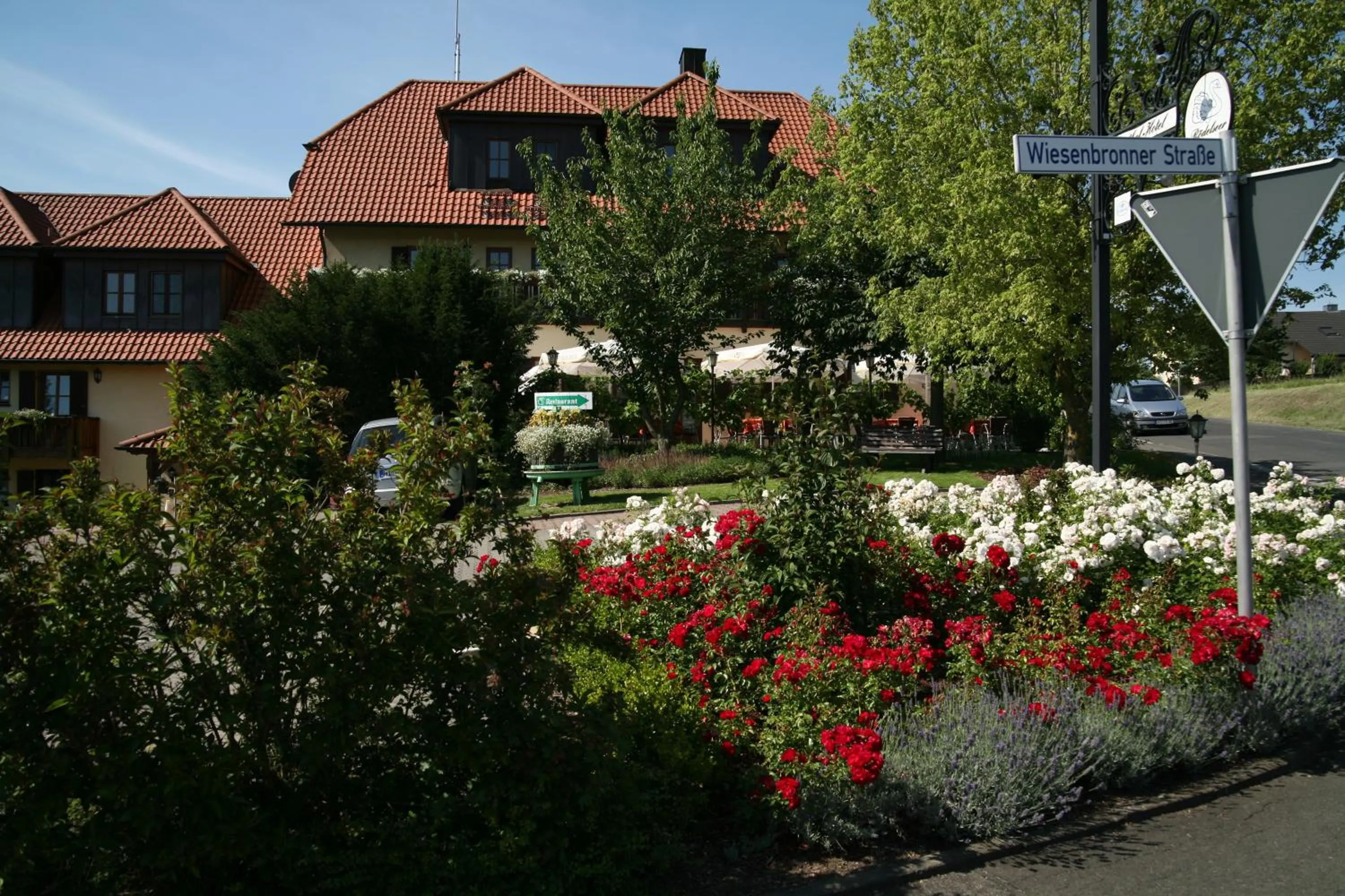 Property building in Hotel & Gasthof zum Rödelseer Schwan