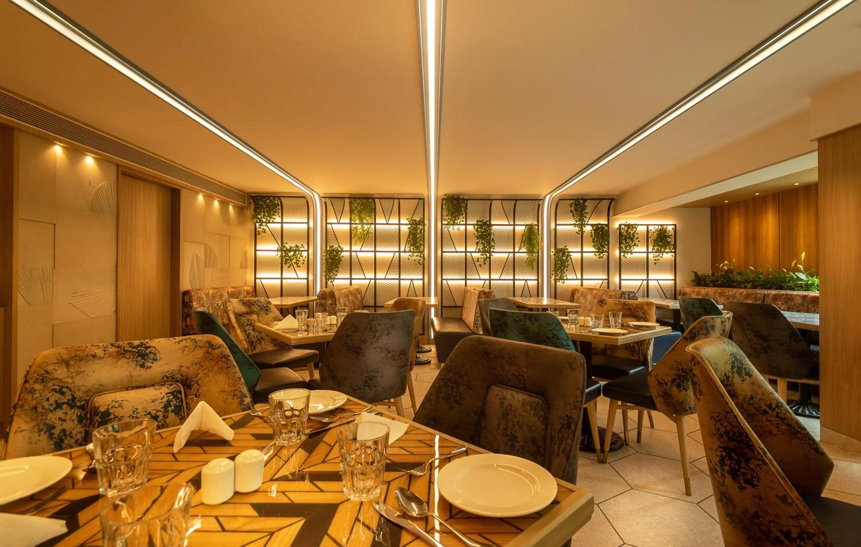Restaurant/places to eat in Sapphire Boutique Hotel