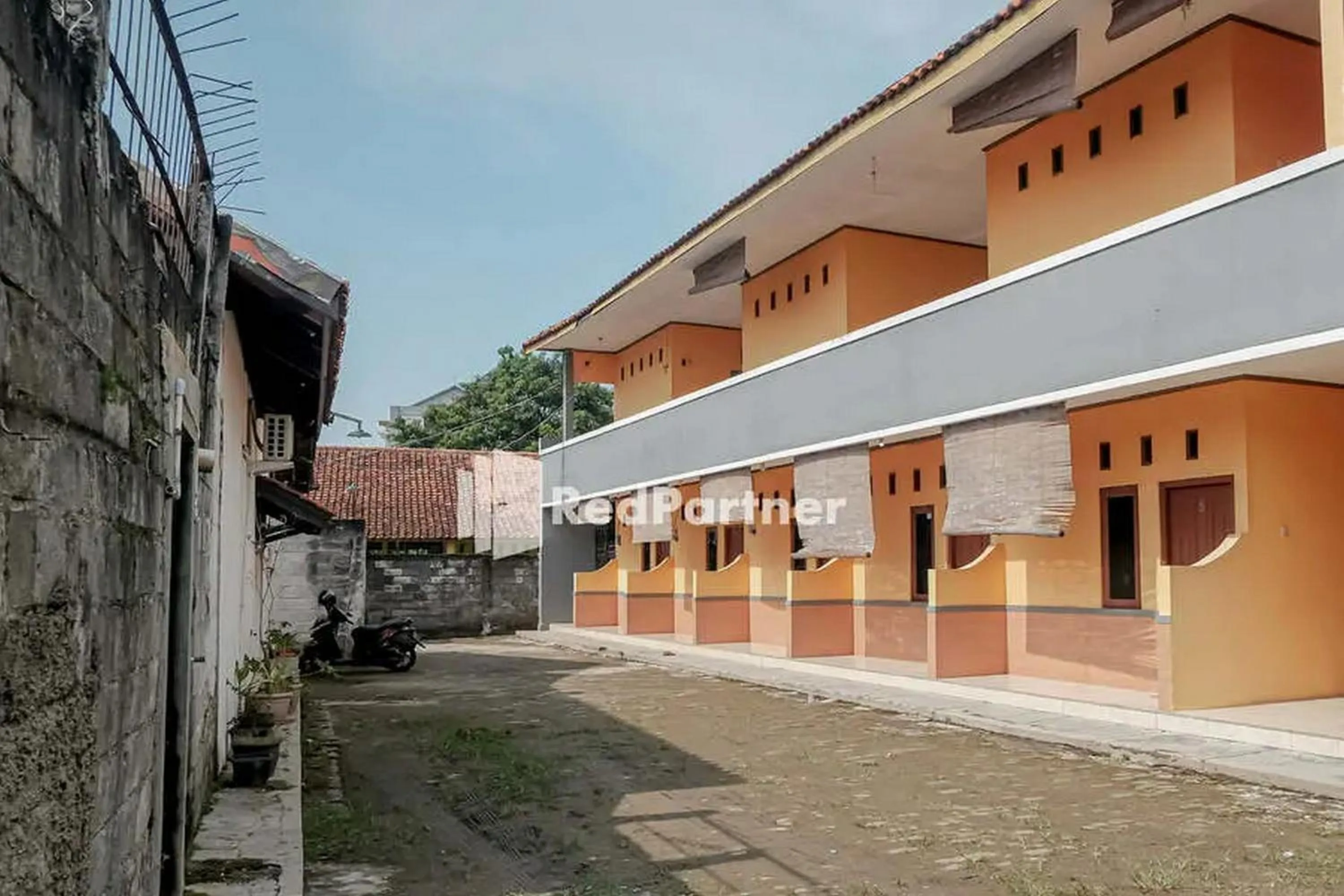 Property building in Pondok Damai Guest House Syariah Mitra RedDoorz