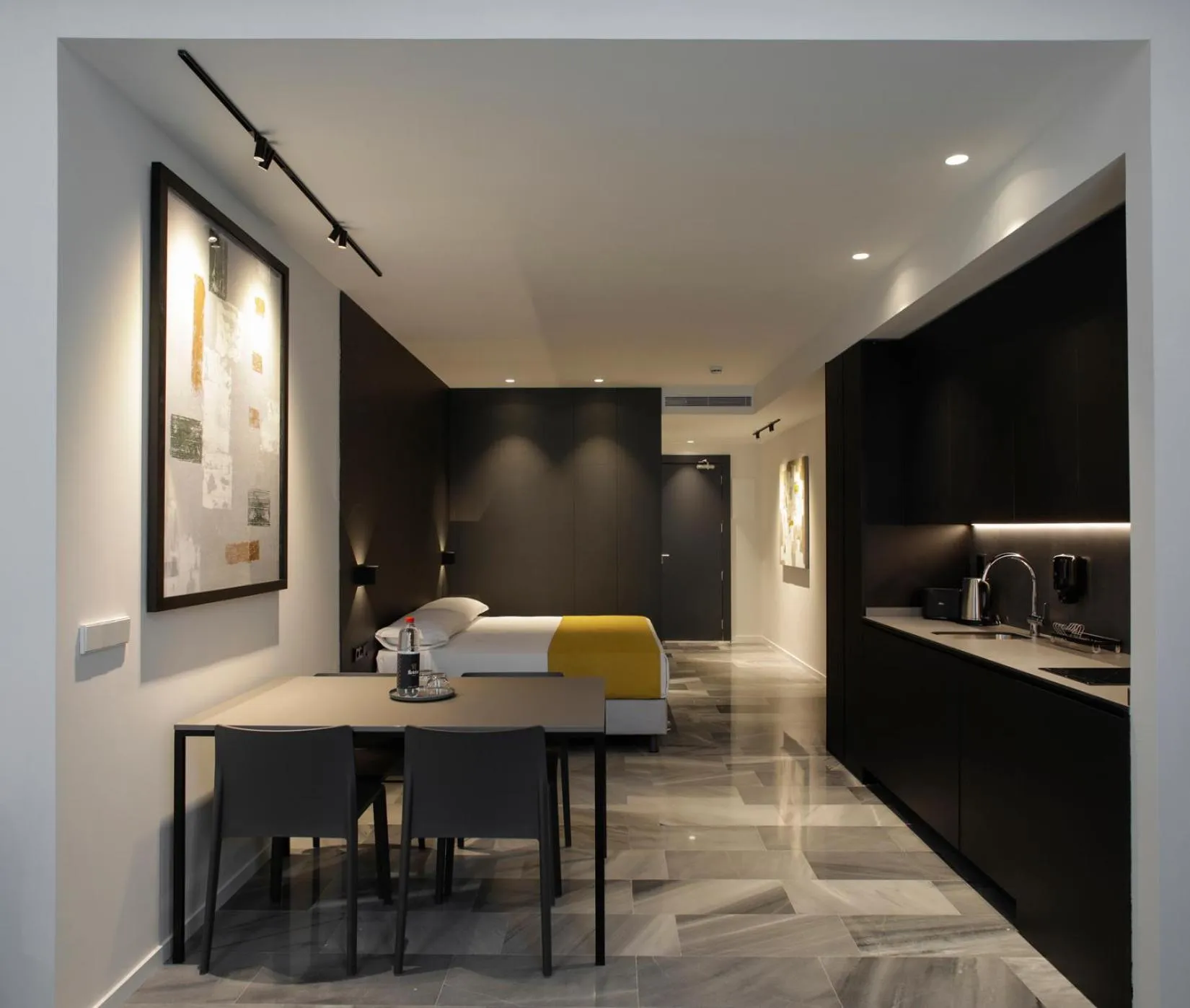 Photo of the whole room in Fetén