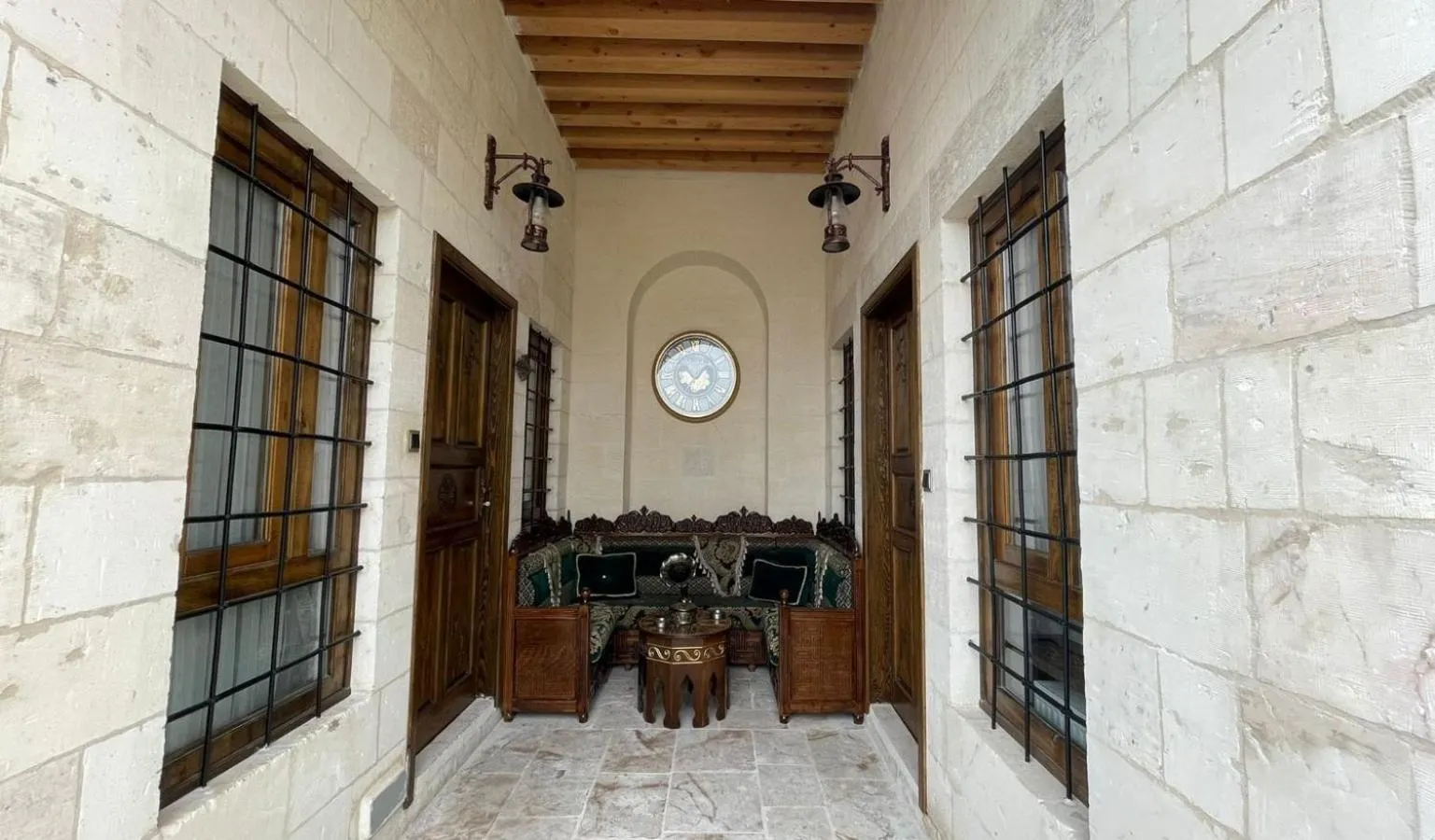 Seating area in Tessera Hotel