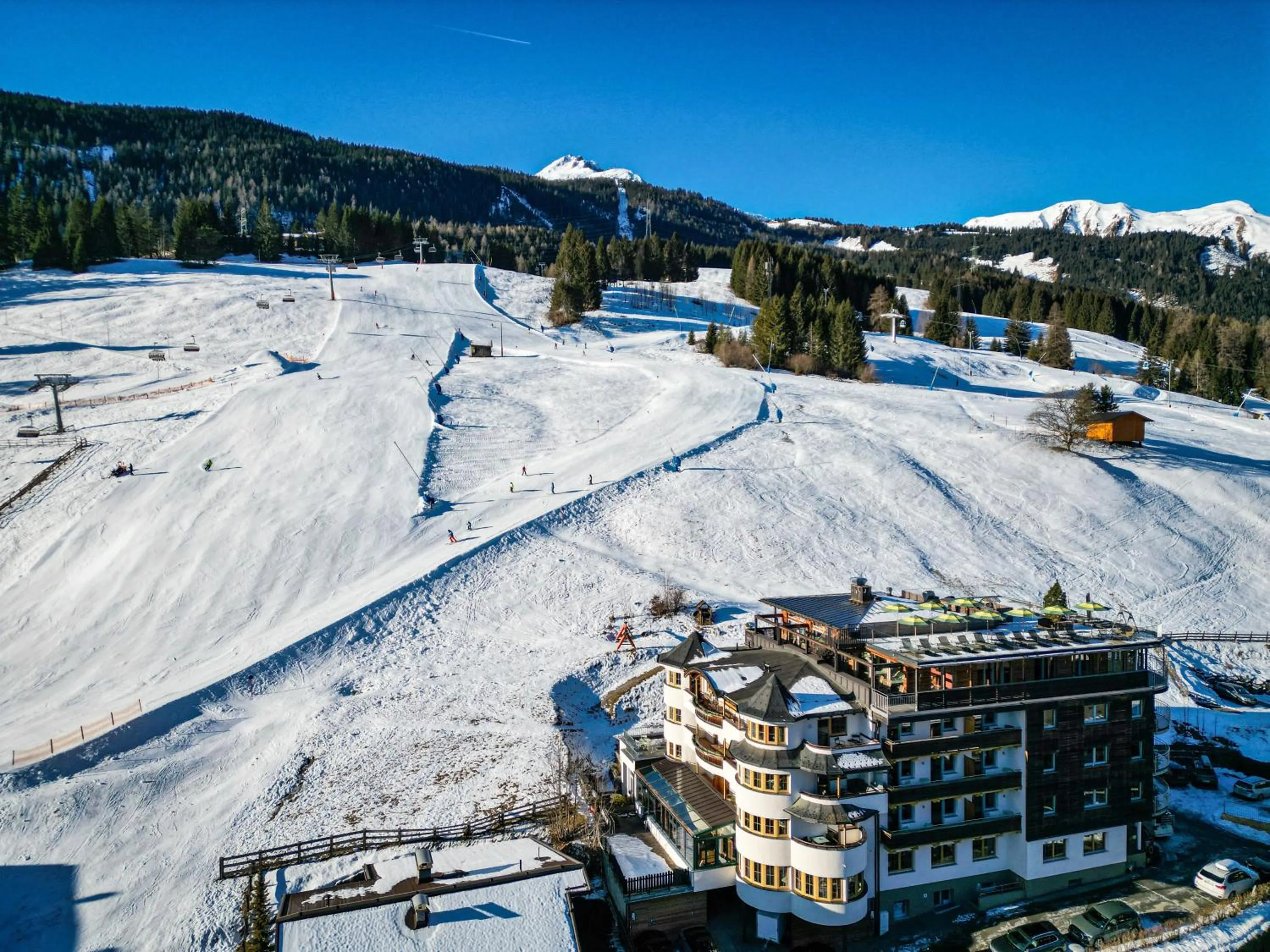 Property building in Boutique Hotel Bellevue Lermoos