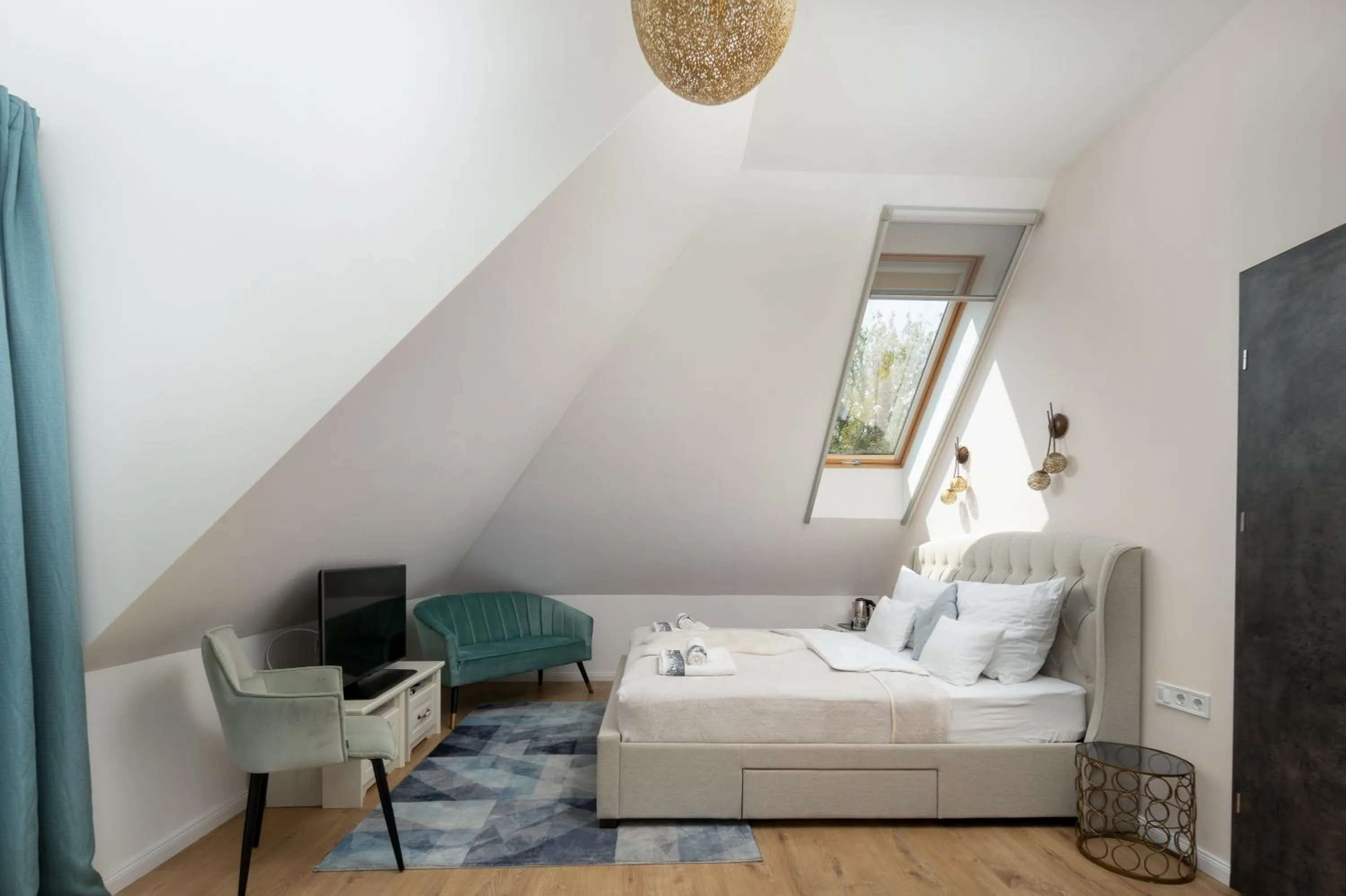 TV and multimedia, Bed in Duna P'Art Panzió