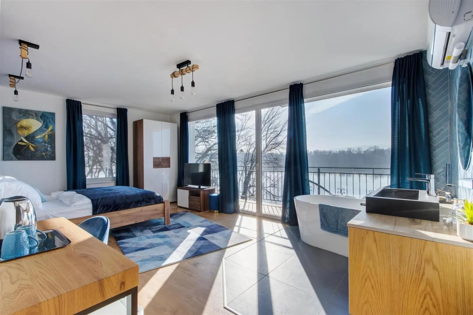 TV and multimedia, Bed in Duna P'Art Panzió